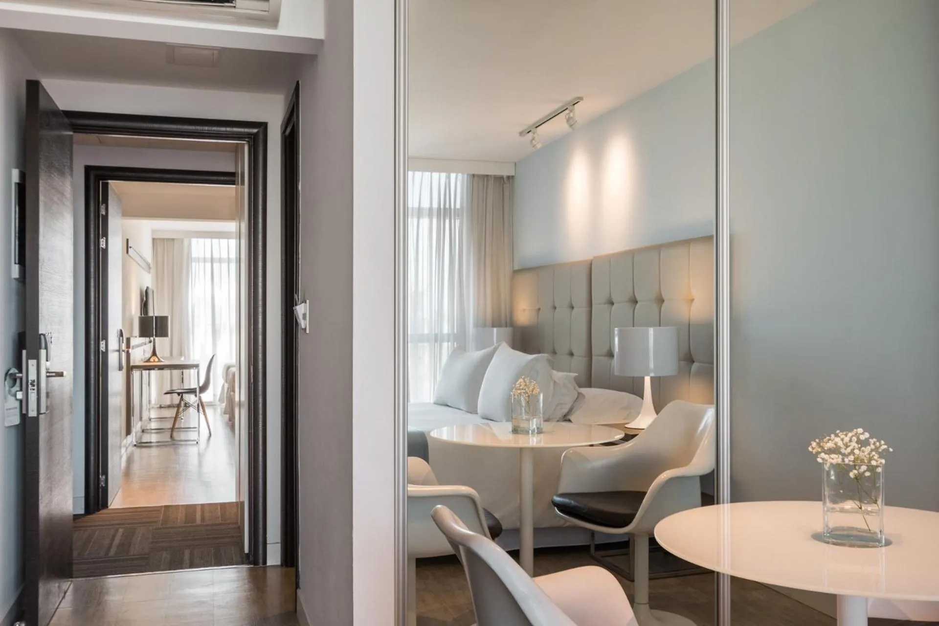 Photo of the whole room in Vivaldi Hotel Loft Punta Carretas