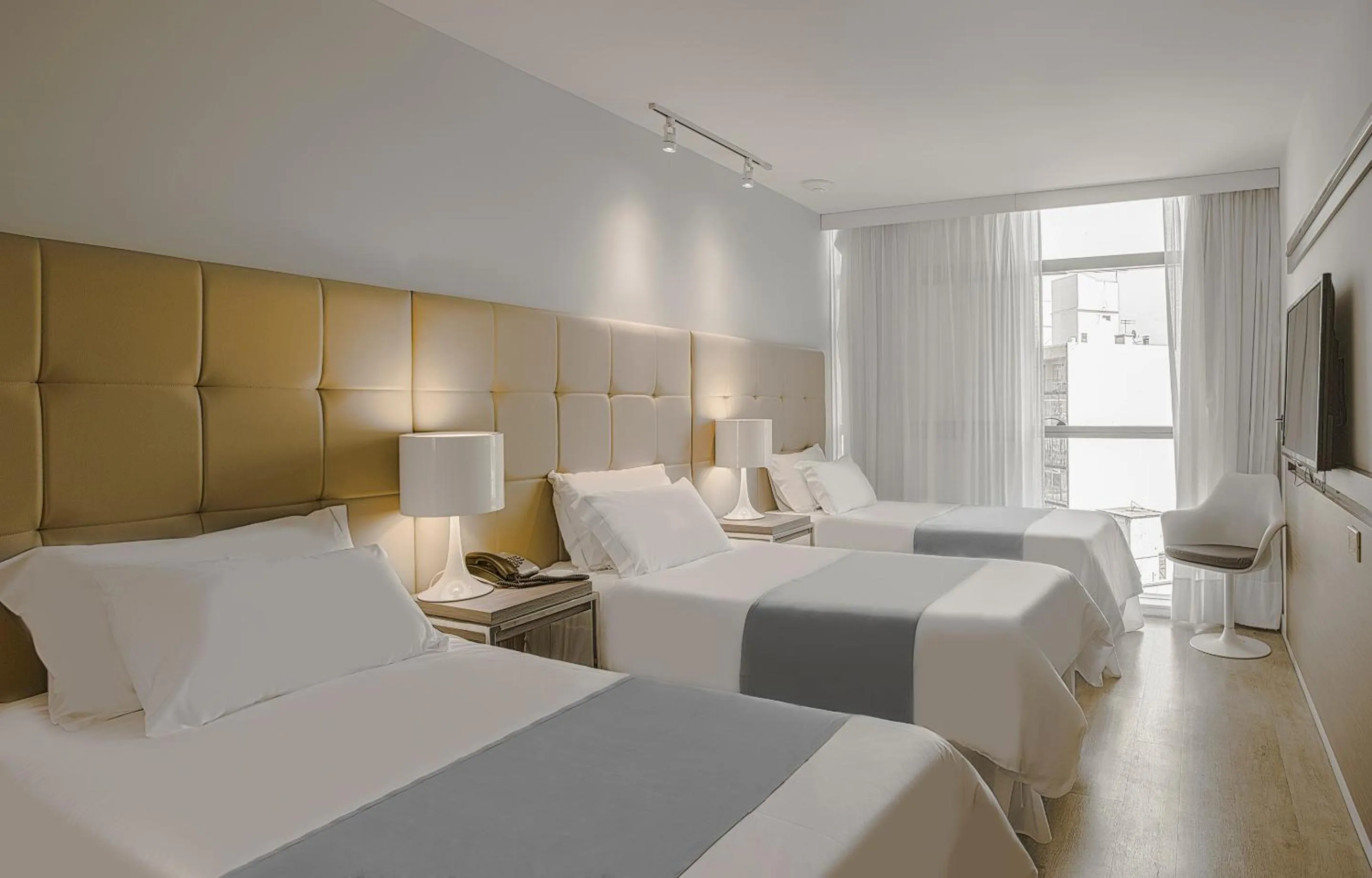 Photo of the whole room, Bed in Vivaldi Hotel Loft Punta Carretas