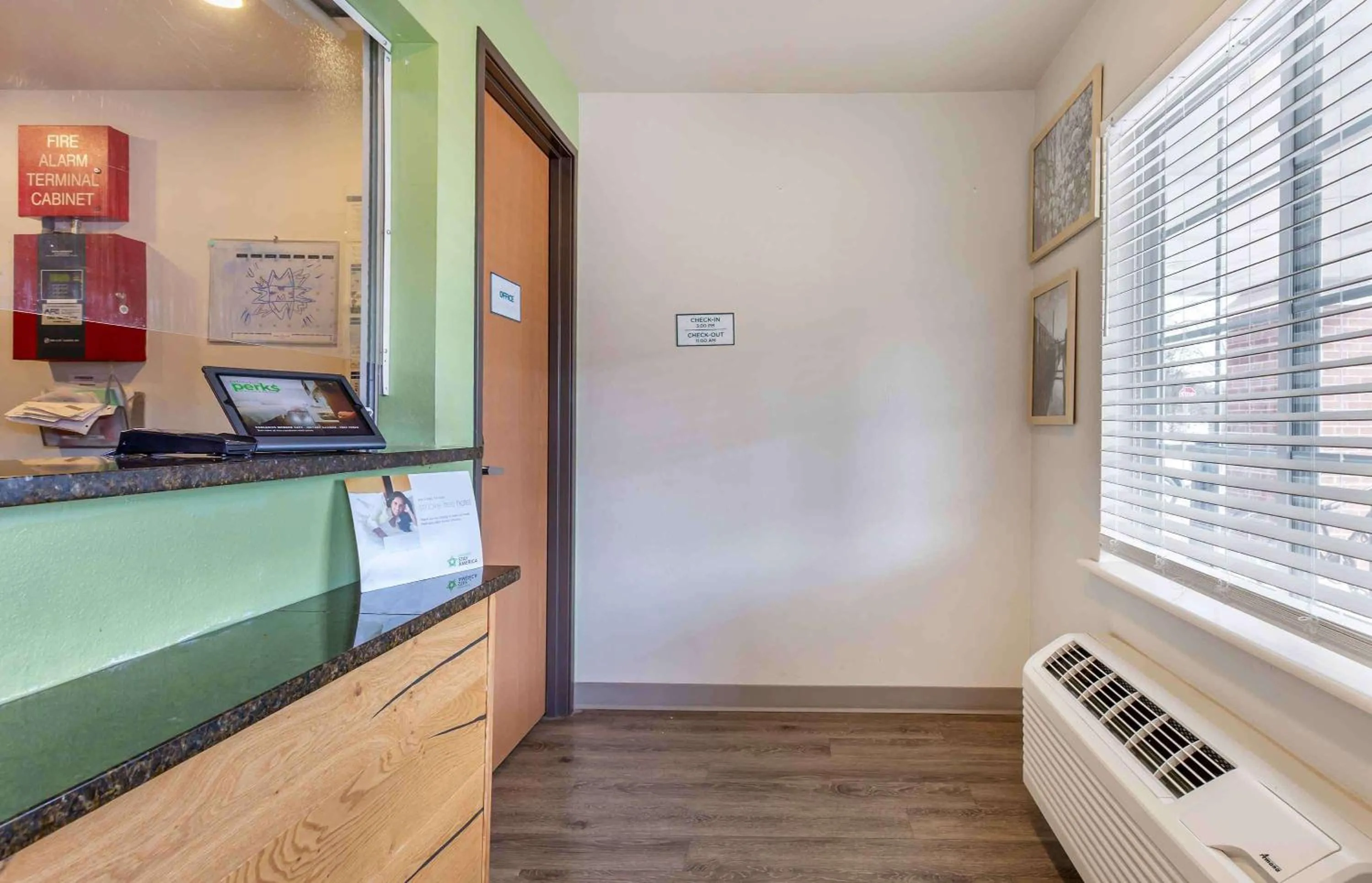 Lobby or reception in Extended Stay America Select Suites - Gainesville