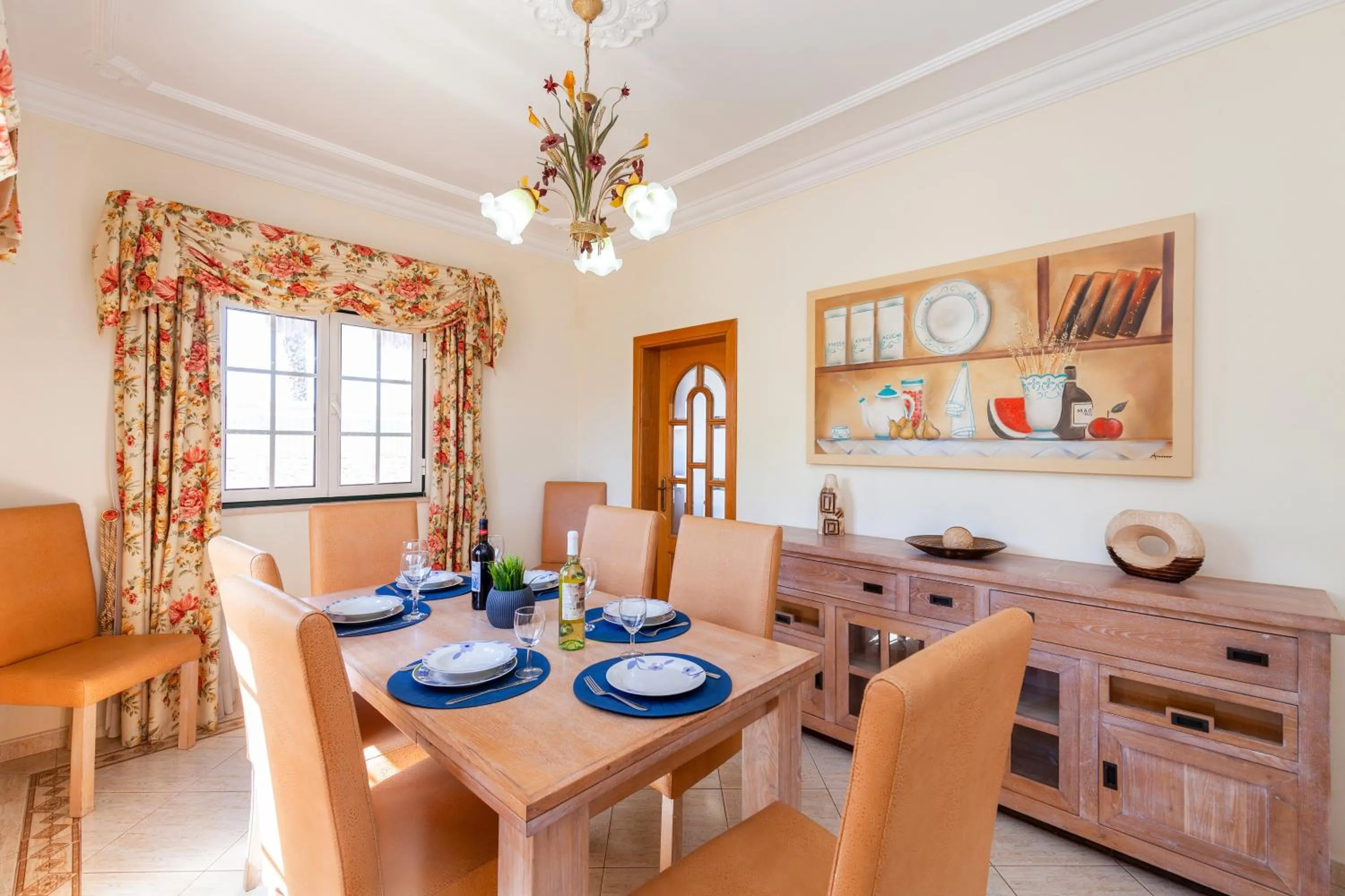 Dining area in Villa Agadir by Algarve Vacation
