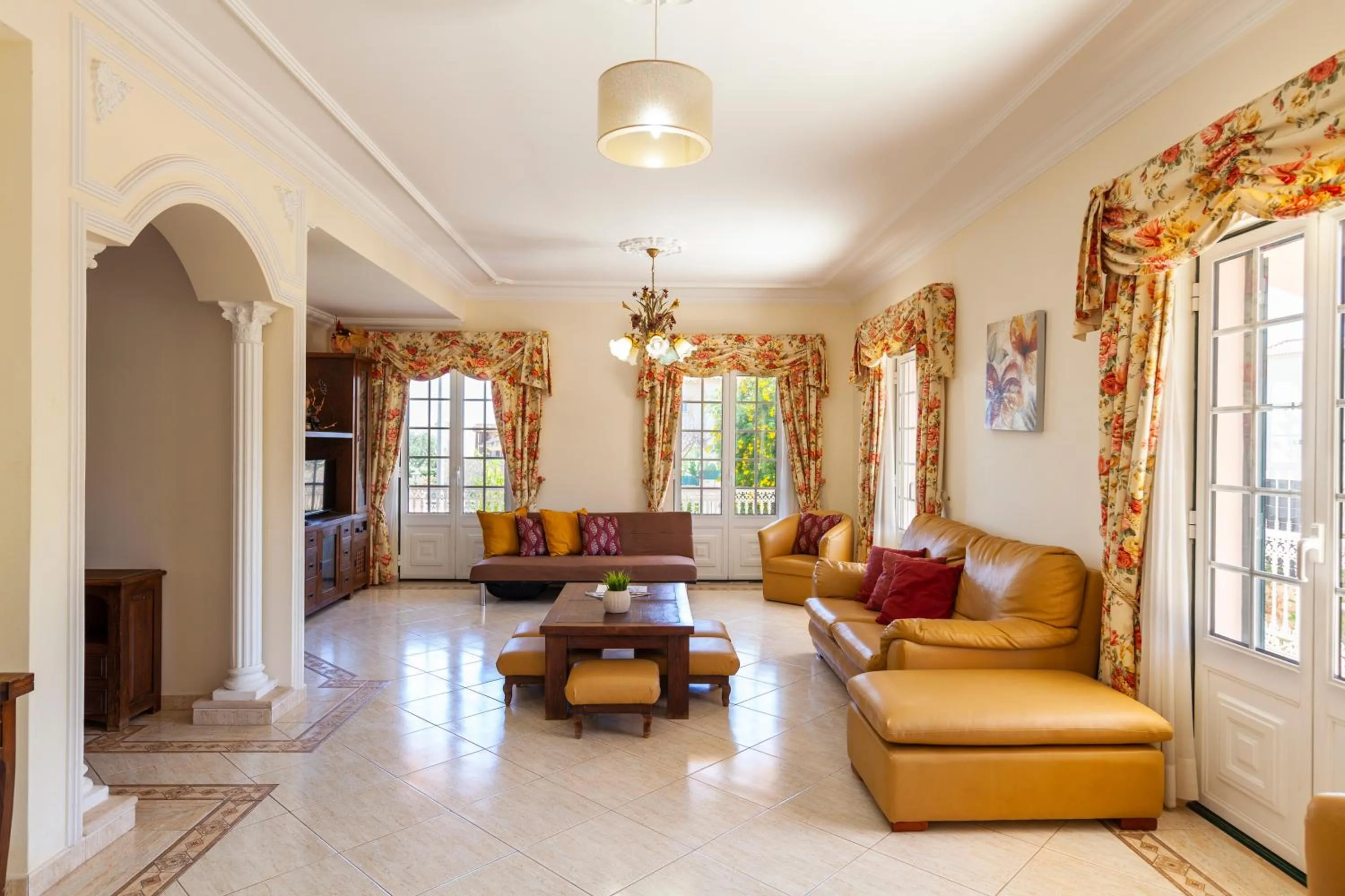 Communal lounge/ TV room in Villa Agadir by Algarve Vacation