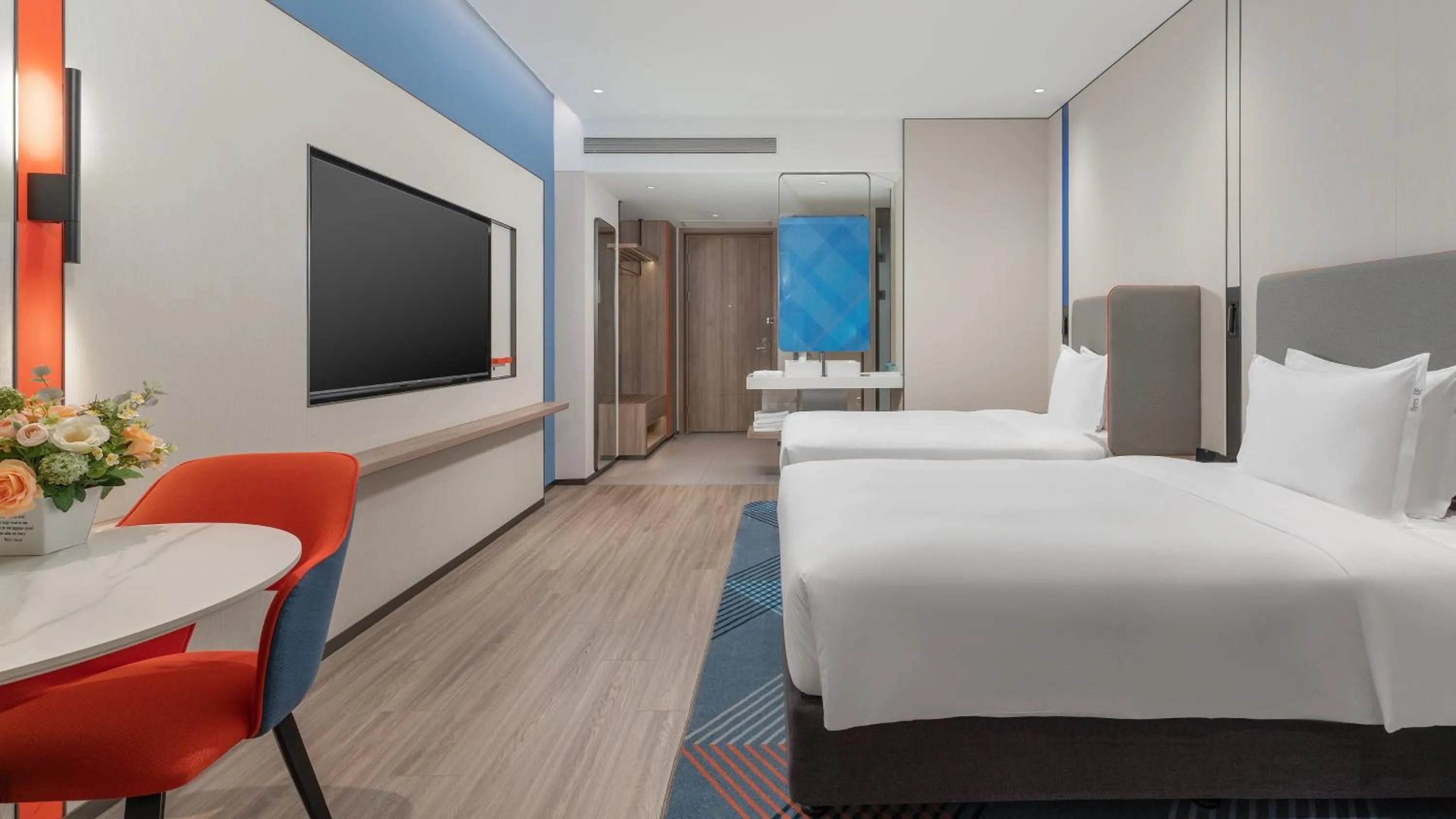 Photo of the whole room, Bed in Holiday Inn Express Xi'an North Station by IHG