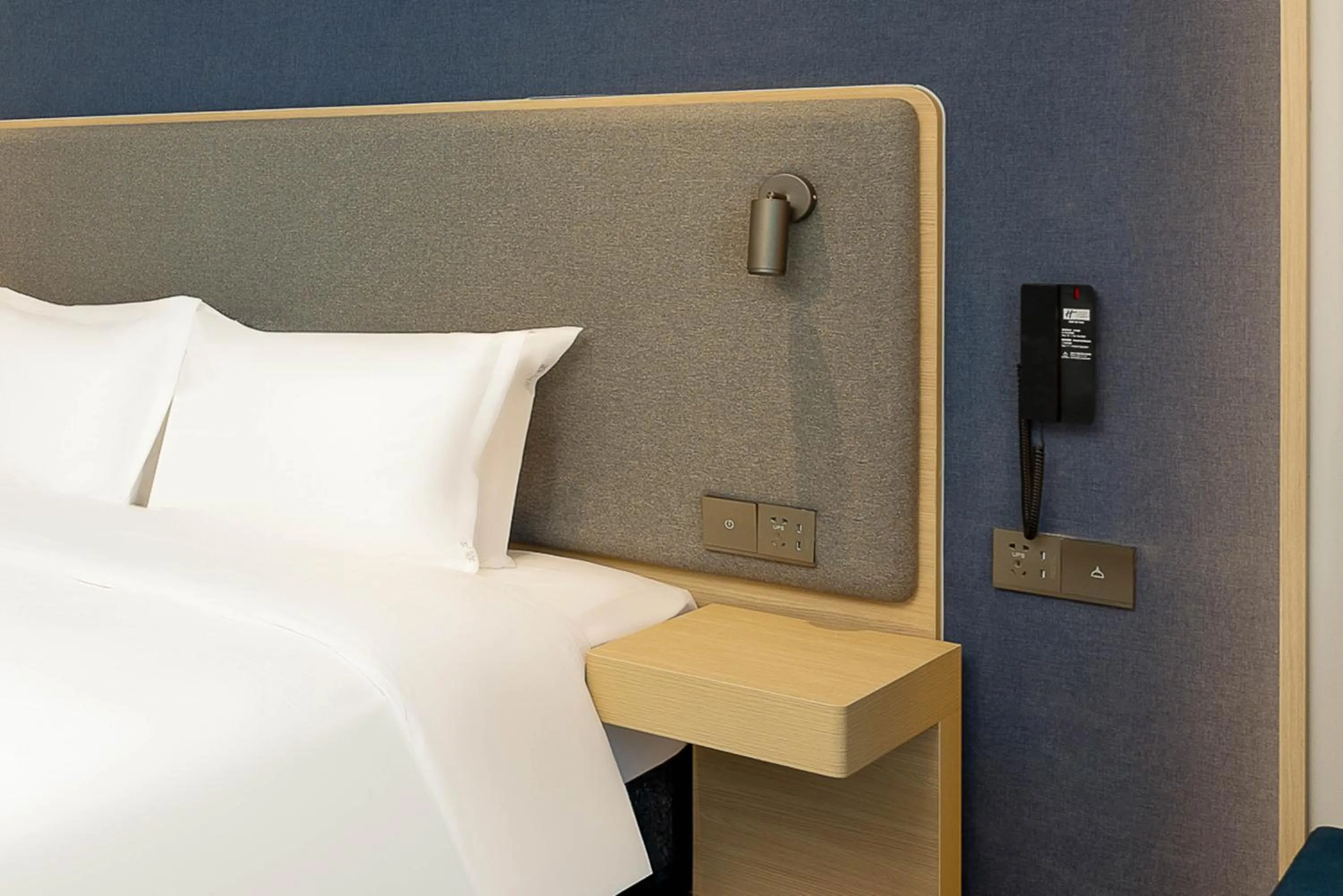 Bed in Holiday Inn Express Wuxi East Station by IHG