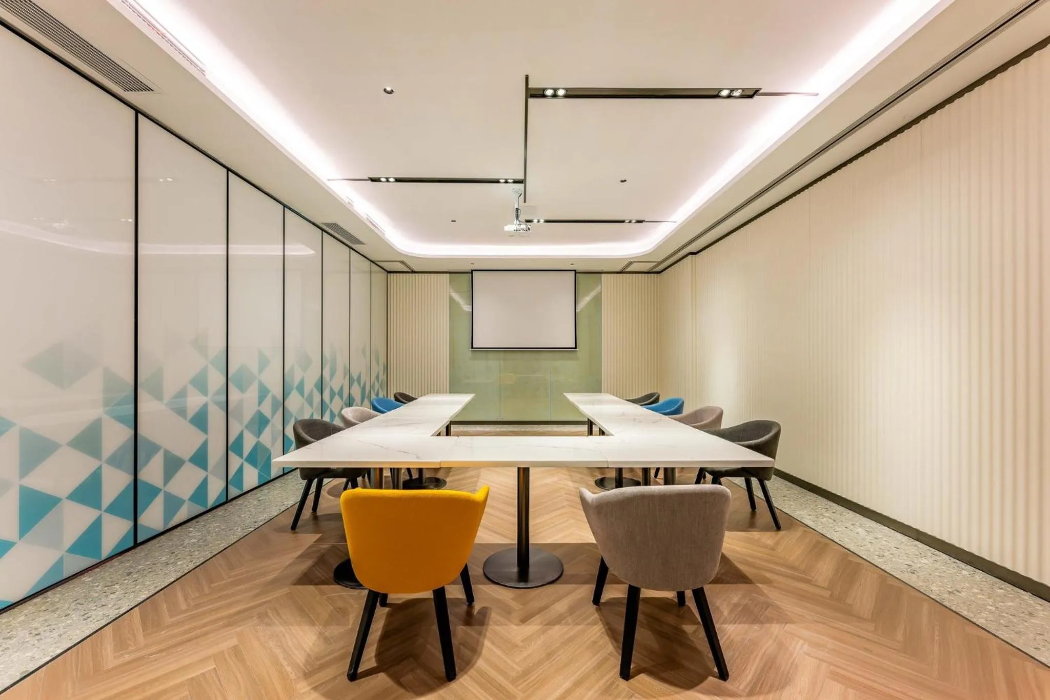 Meeting/conference room in Holiday Inn Express Wuxi East Station by IHG