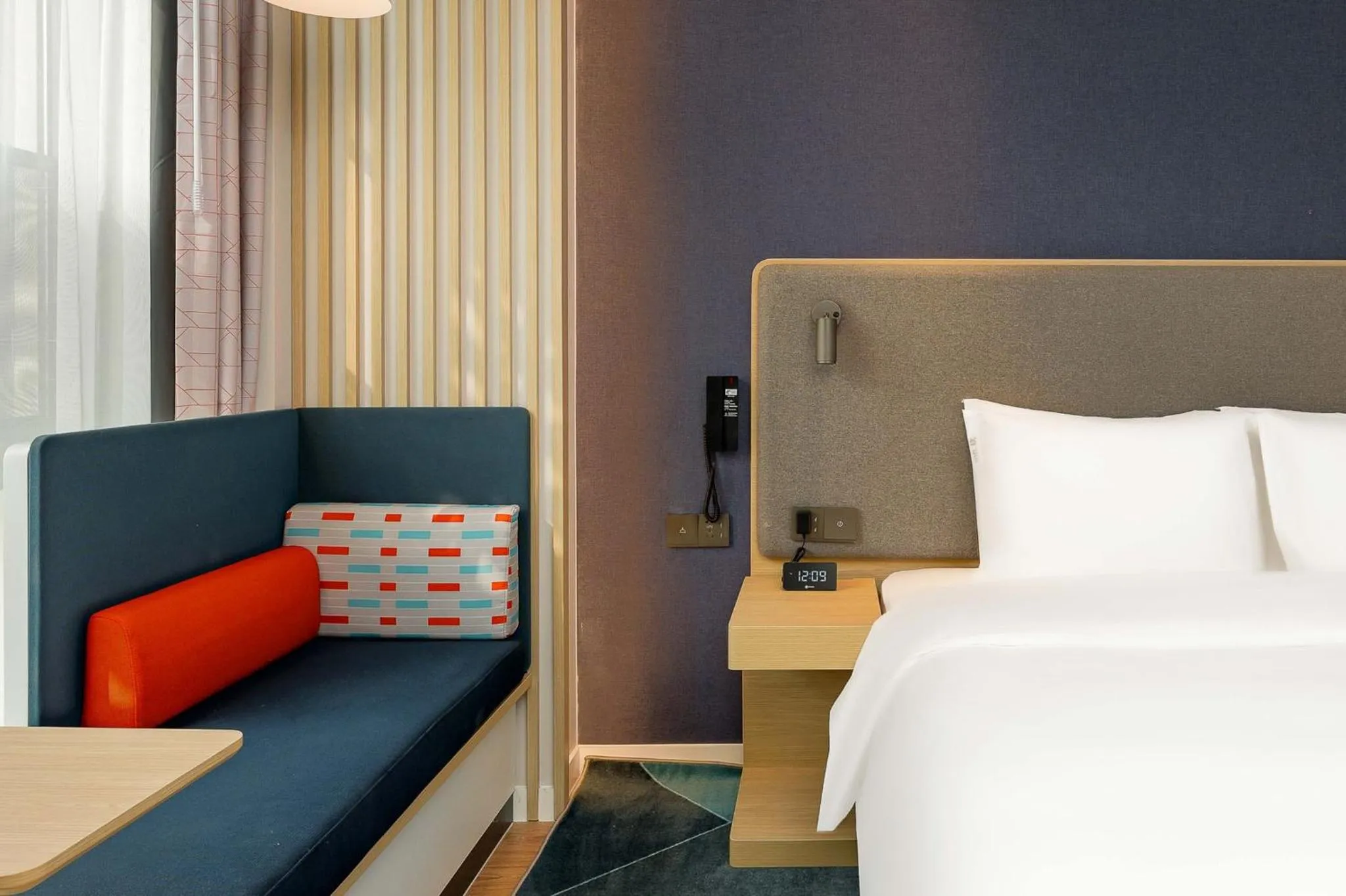 Photo of the whole room, Bed in Holiday Inn Express Wuxi East Station by IHG