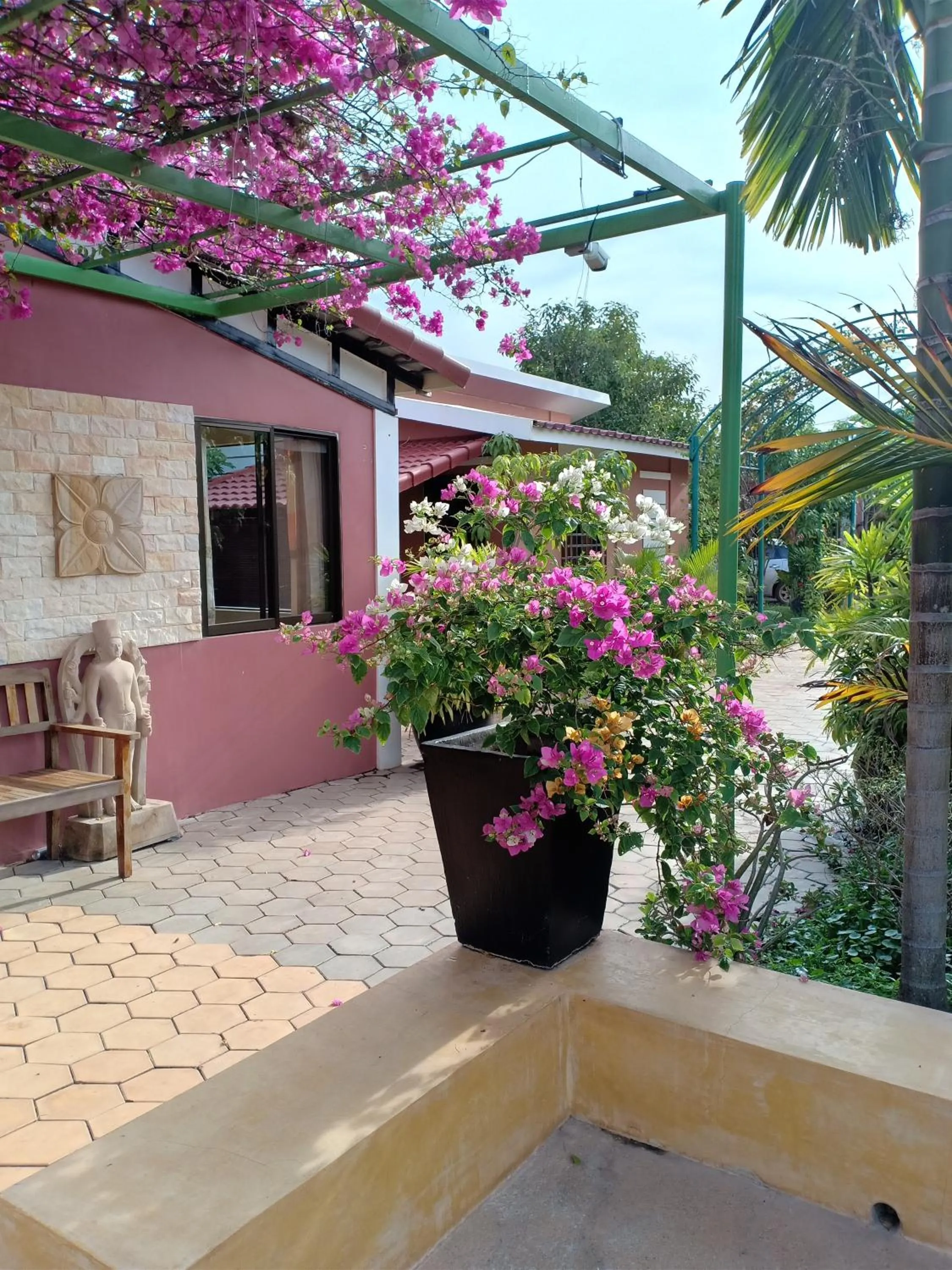 Sun Boutique Resort & Restaurant