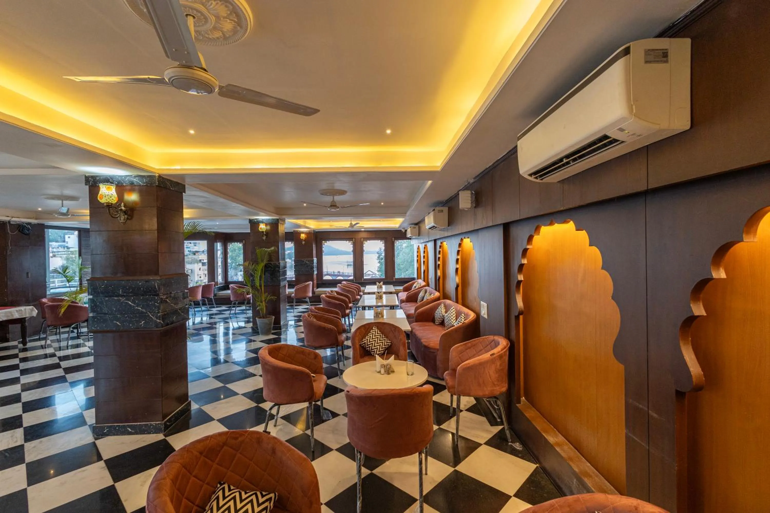 Restaurant/places to eat in Hide-In Udaipur - A Lake View Boutique Hotel