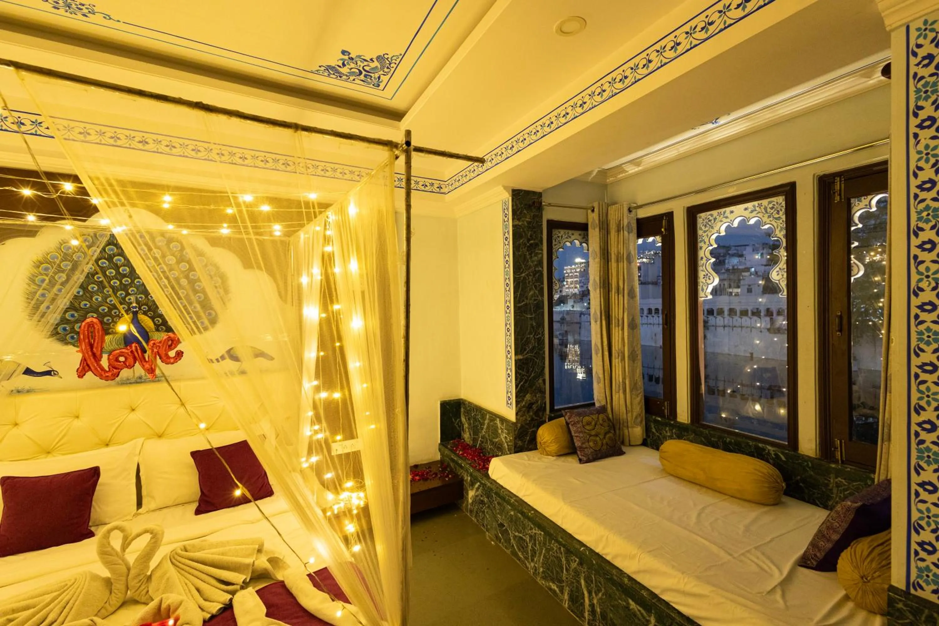 Bed in Hide-In Udaipur - A Lake View Boutique Hotel