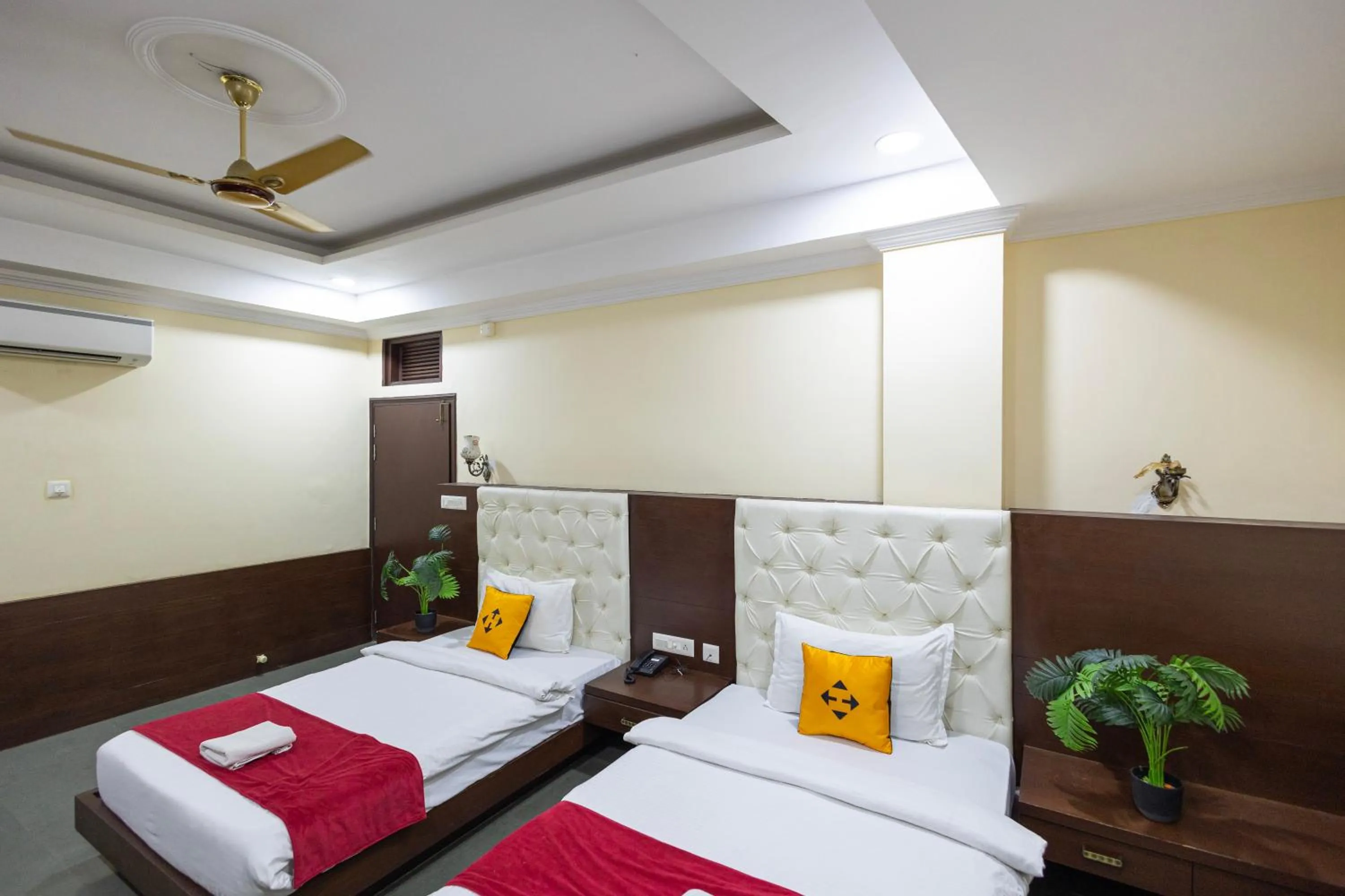 Bed in Hide-In Udaipur - A Lake View Boutique Hotel