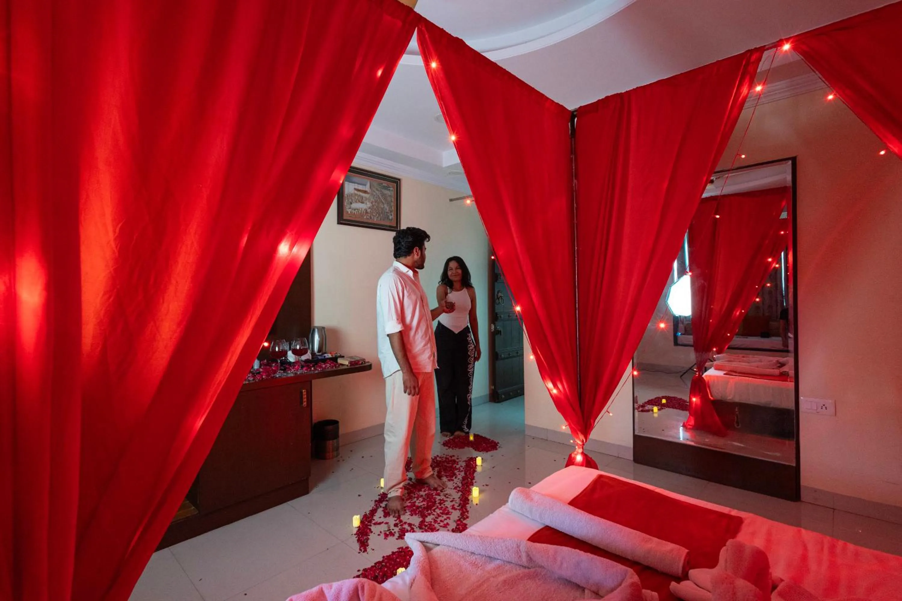 Bed in Hide-In Udaipur - A Lake View Boutique Hotel