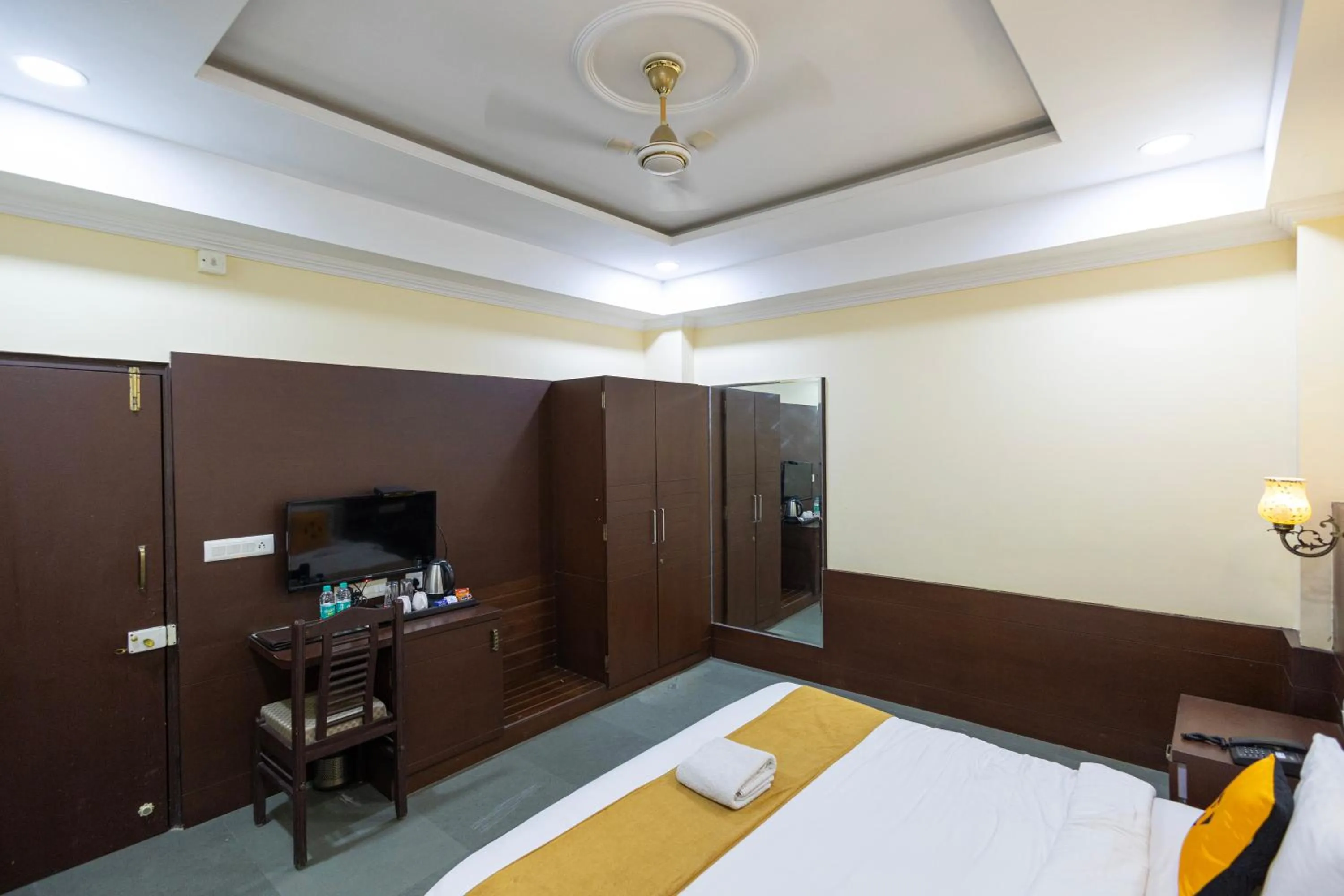 Bed in Hide-In Udaipur - A Lake View Boutique Hotel