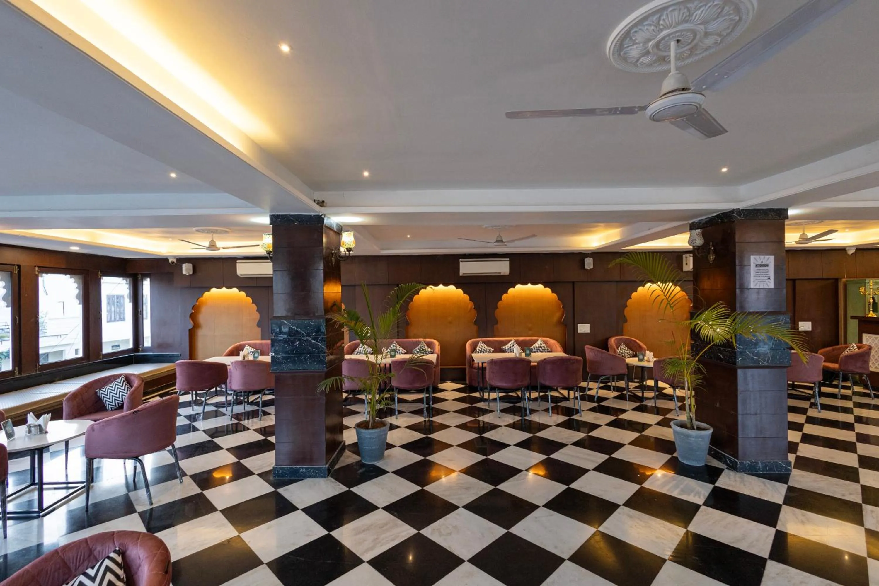 Restaurant/places to eat in Hide-In Udaipur - A Lake View Boutique Hotel