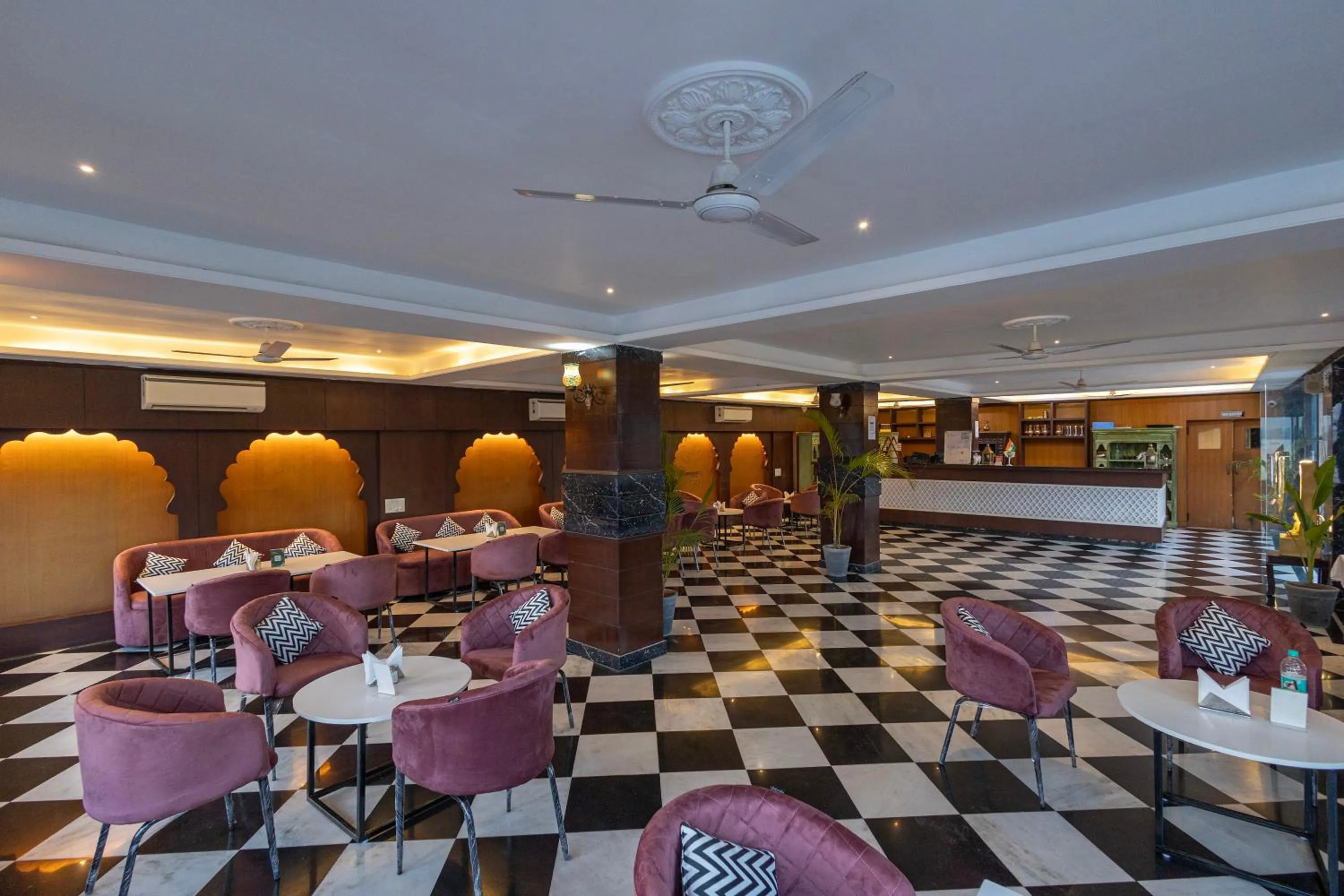 Restaurant/places to eat in Hide-In Udaipur - A Lake View Boutique Hotel