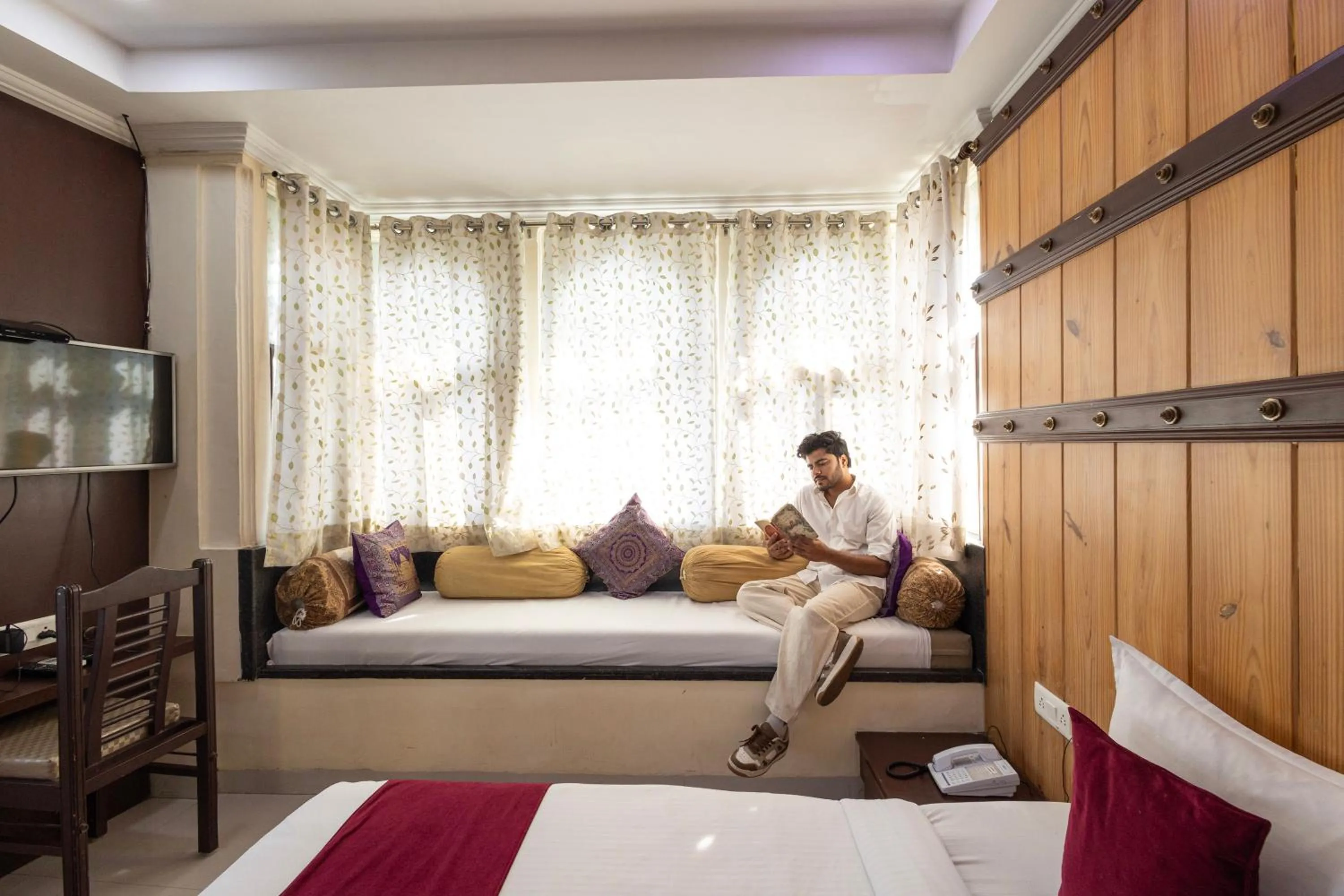 Photo of the whole room, Bed in Hide-In Udaipur - A Lake View Boutique Hotel