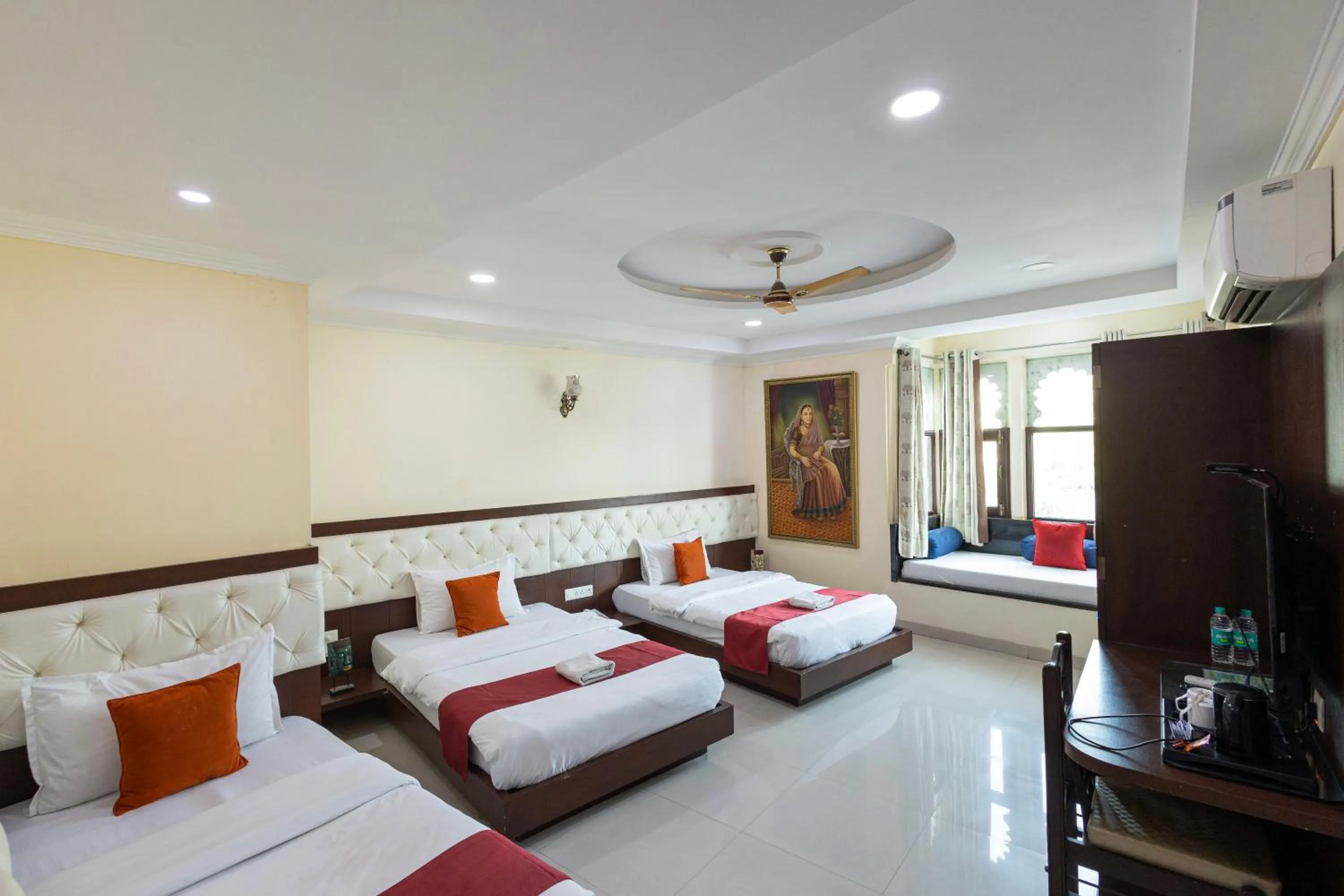 Bed in Hide-In Udaipur - A Lake View Boutique Hotel