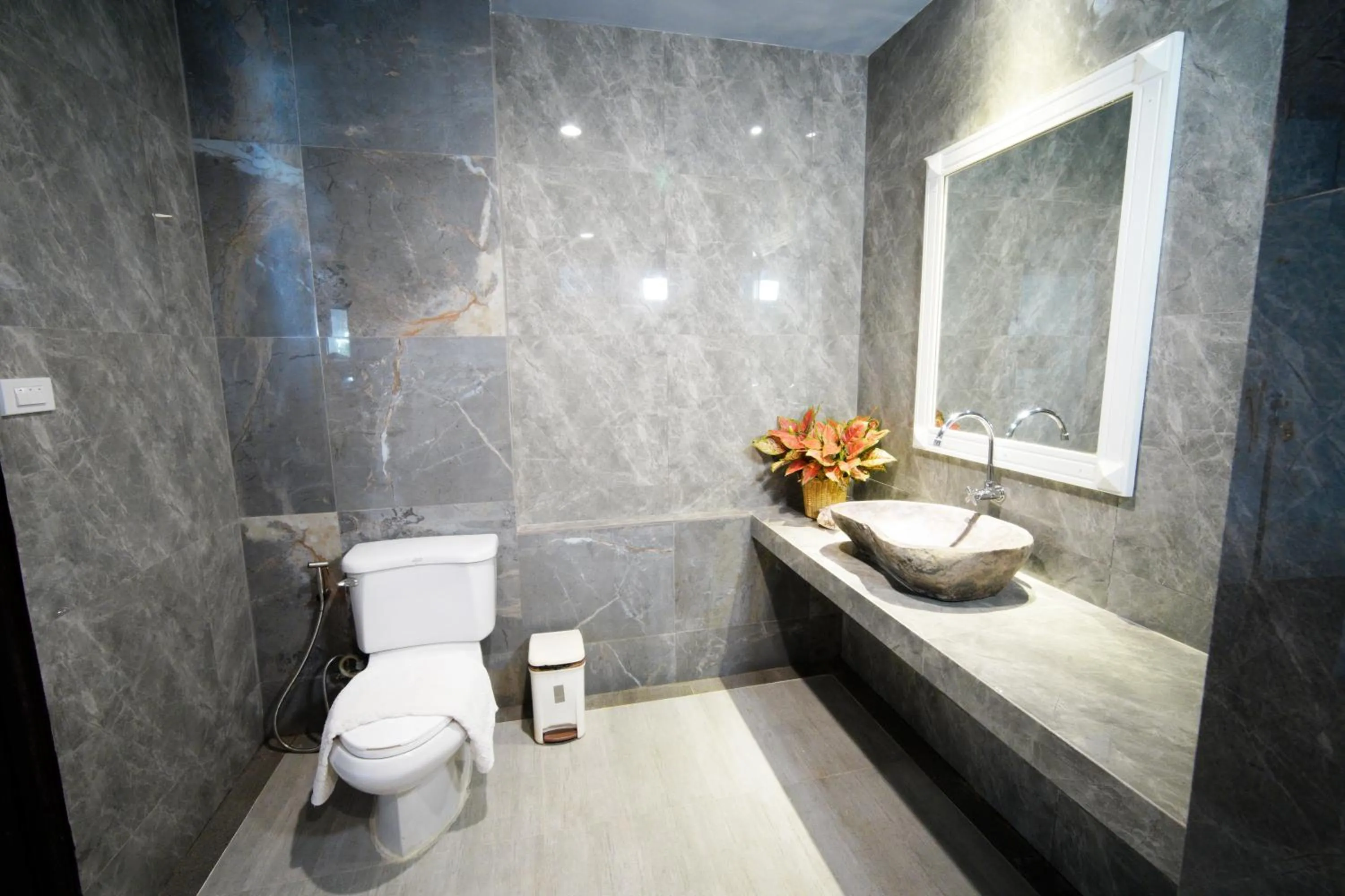 Toilet in Villa Cha Cha Chaolao Beach Resort