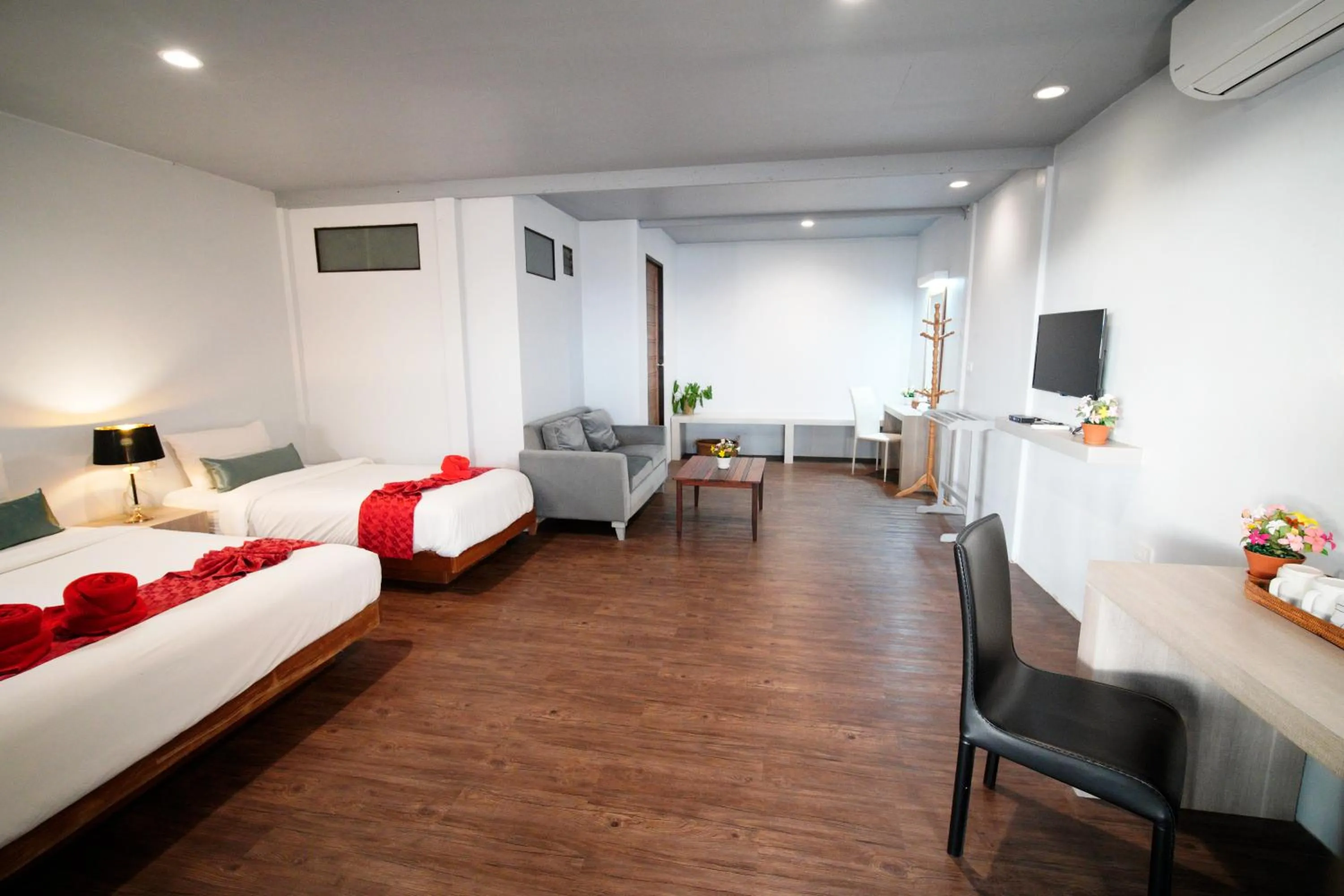 Bed in Villa Cha Cha Chaolao Beach Resort