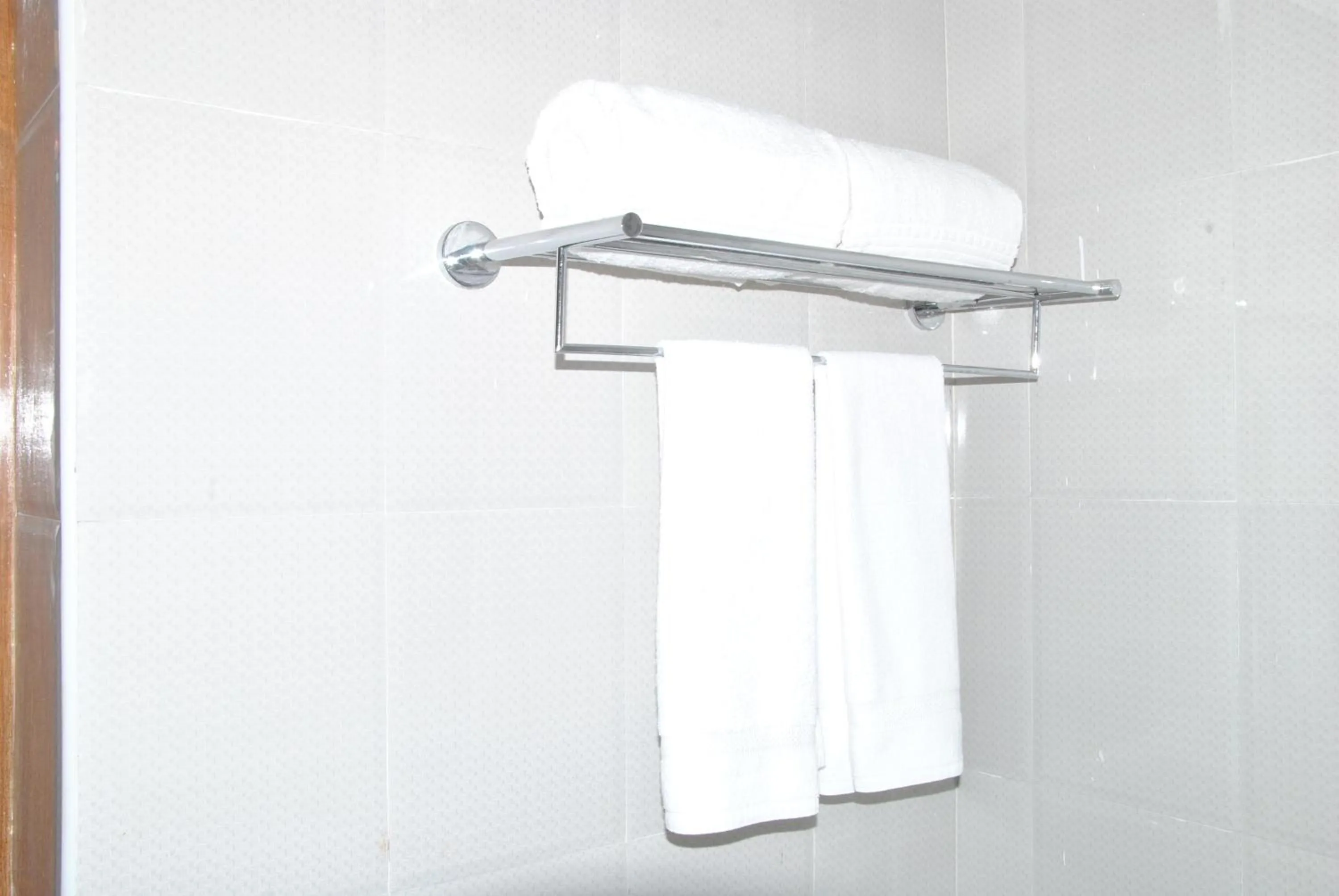 Shower in Cours CHABROL