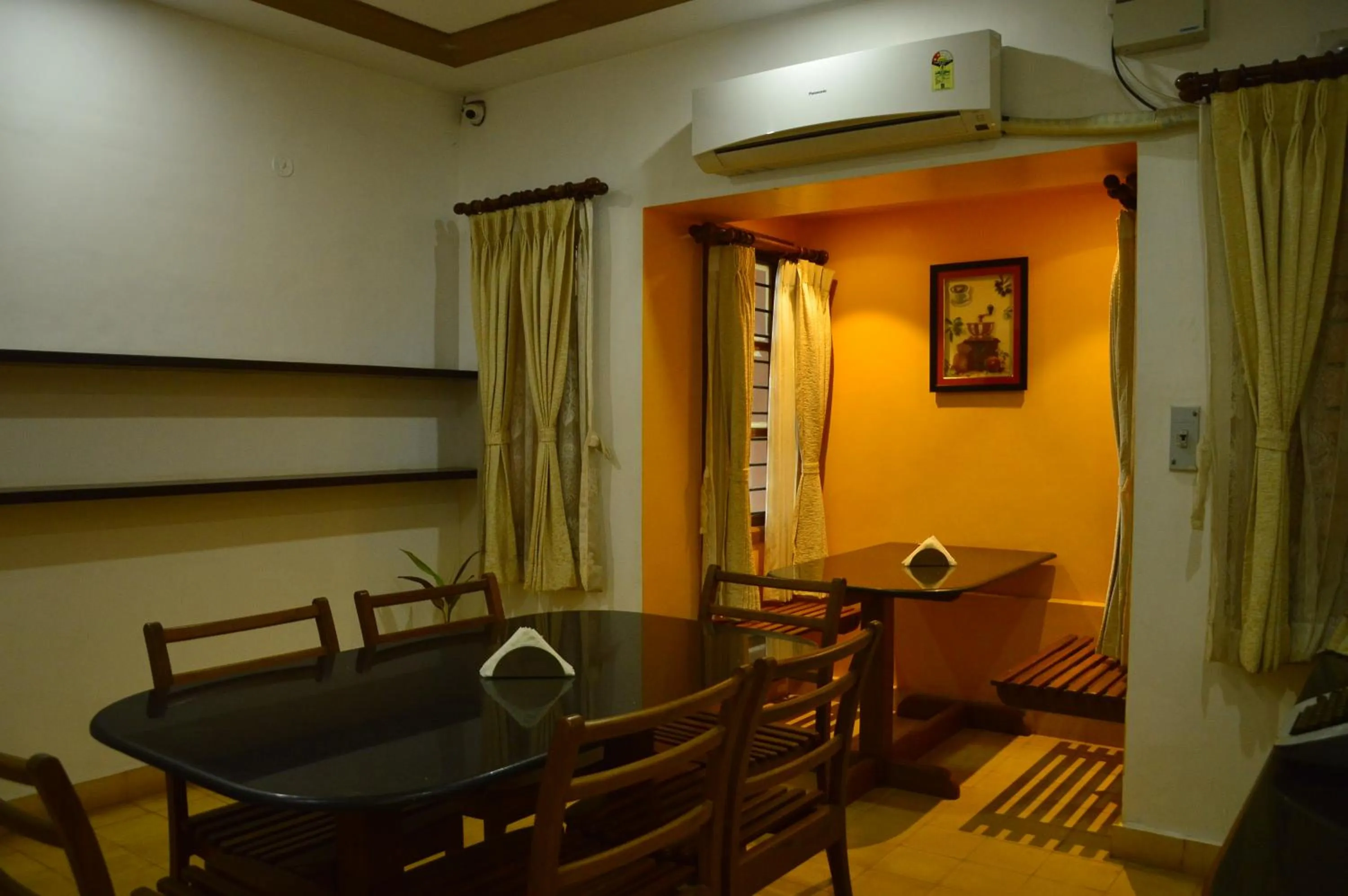 Coffee/tea facilities in Cours CHABROL