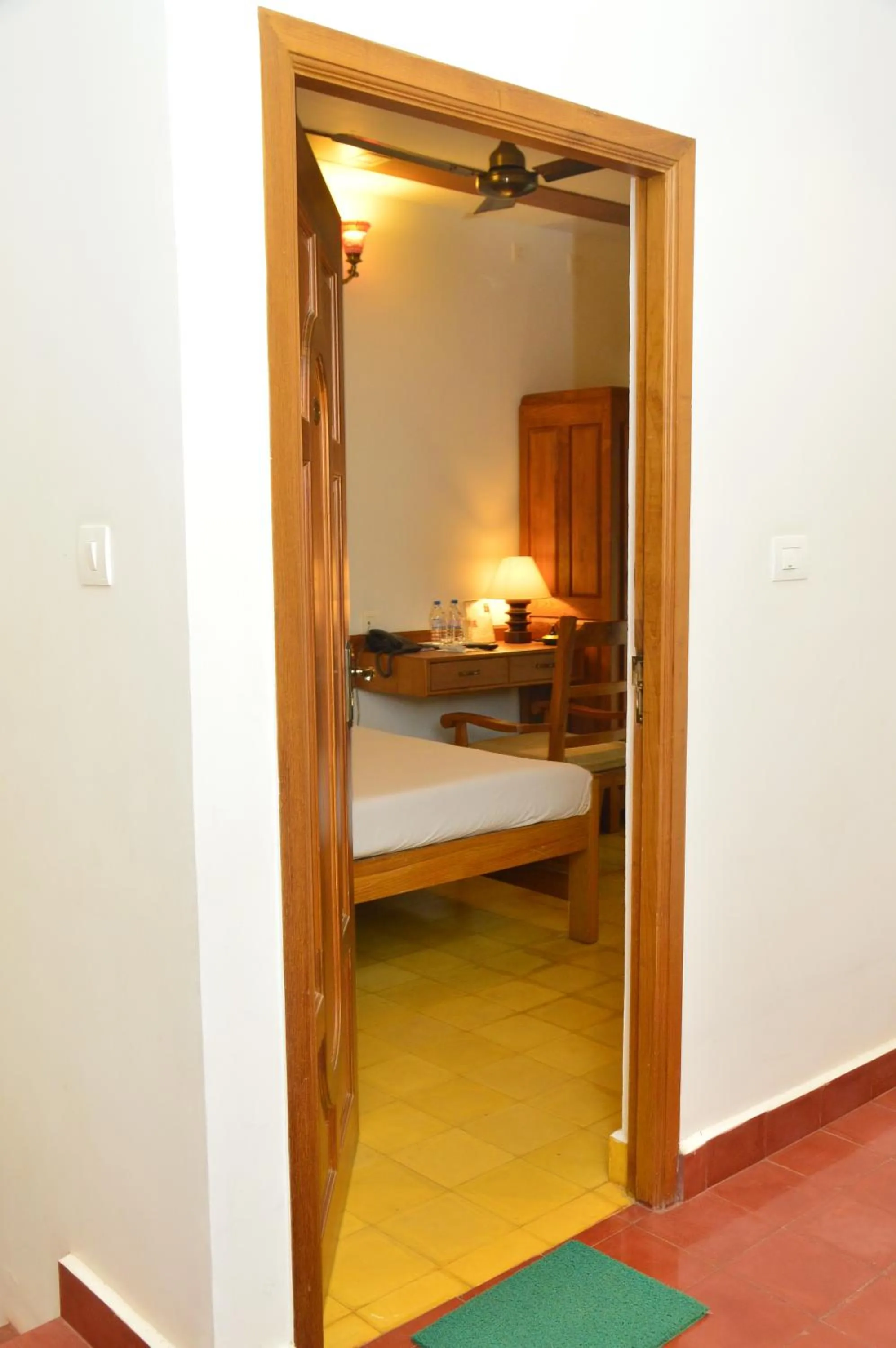 Food close-up, Bed in Cours CHABROL