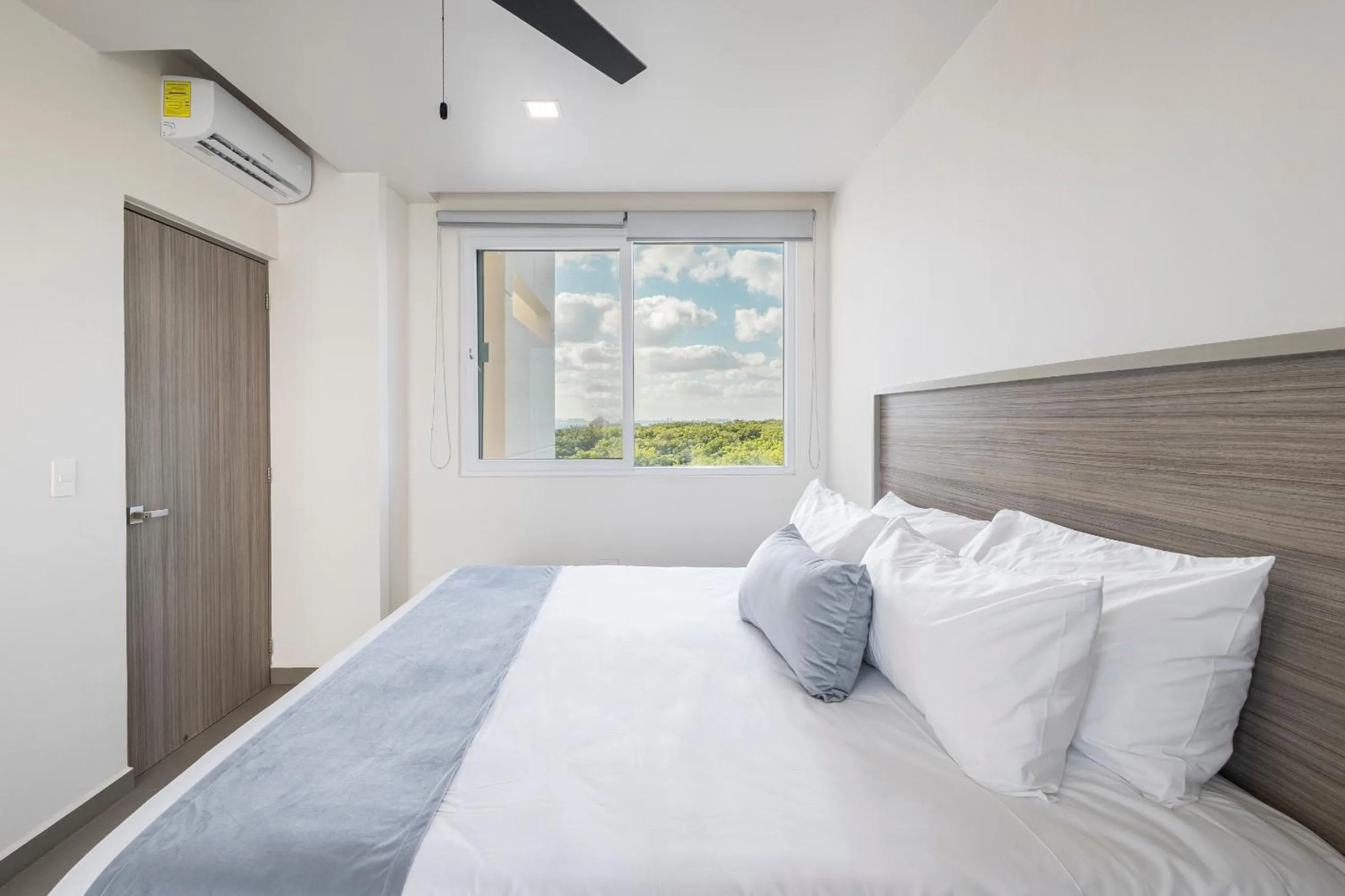 Bed in Azulea Isla Mujeres Hotel