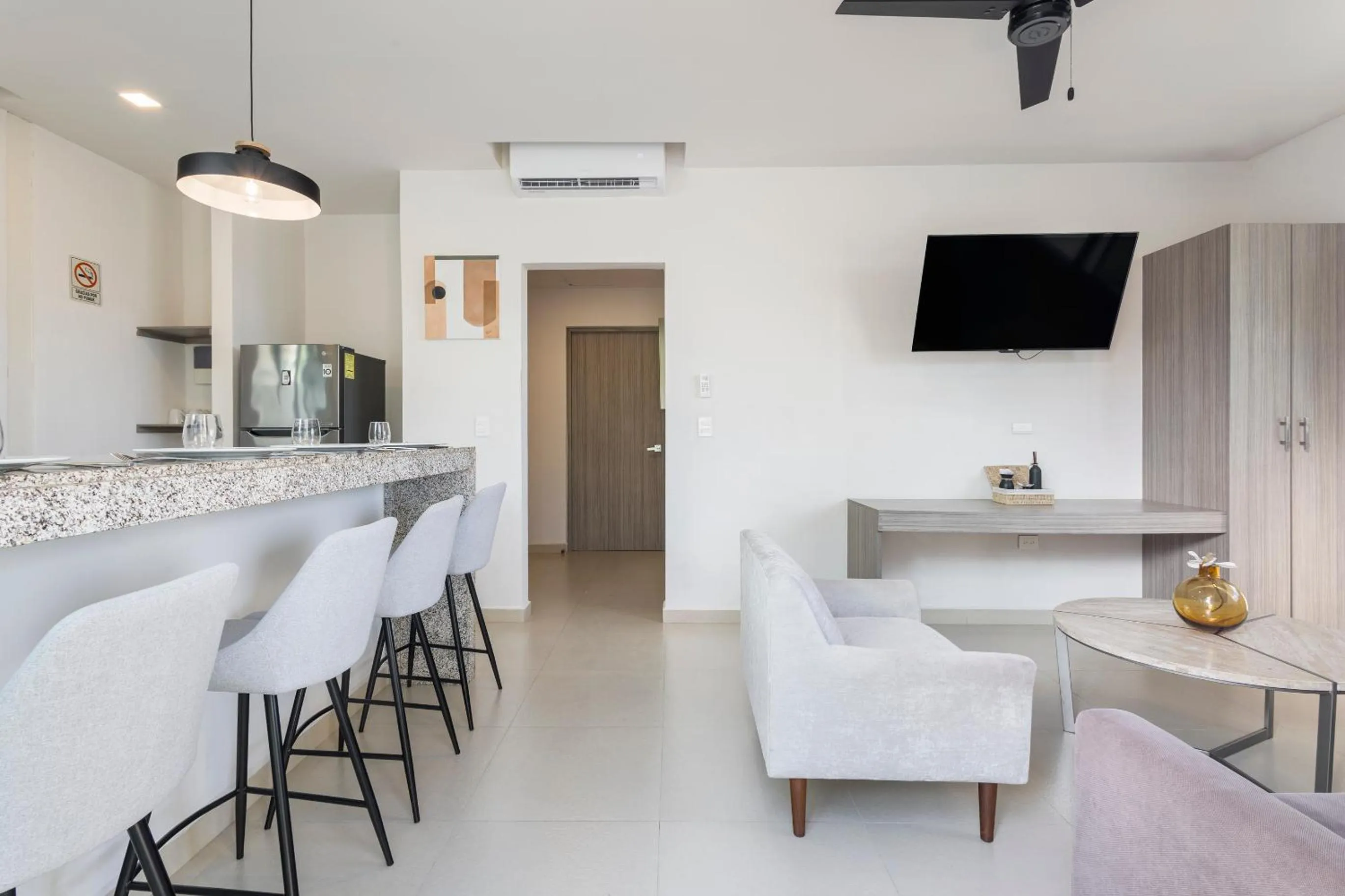 TV and multimedia in Azulea Isla Mujeres Hotel