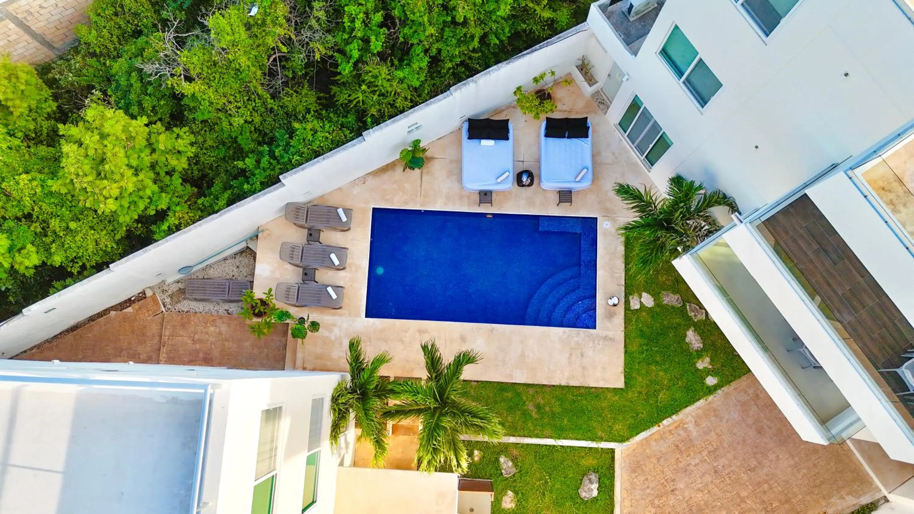 Property building in Azulea Isla Mujeres Hotel