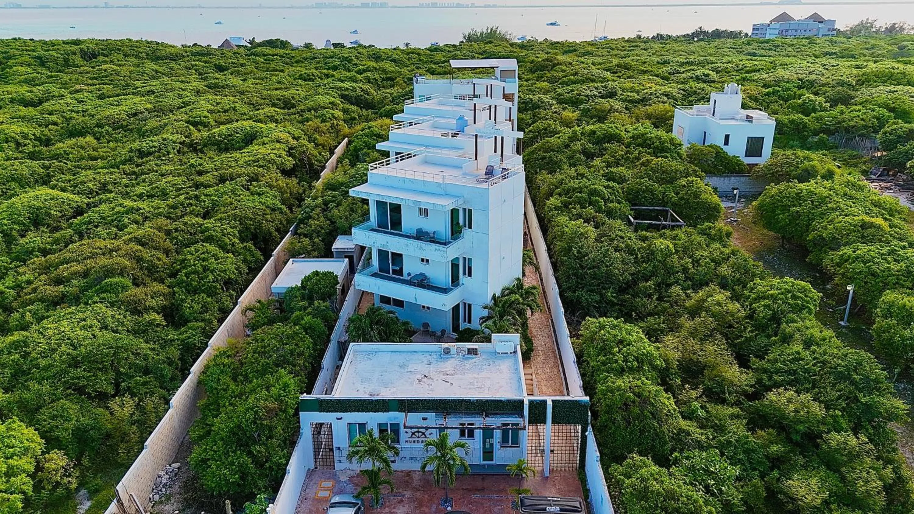Property building in Azulea Isla Mujeres Hotel