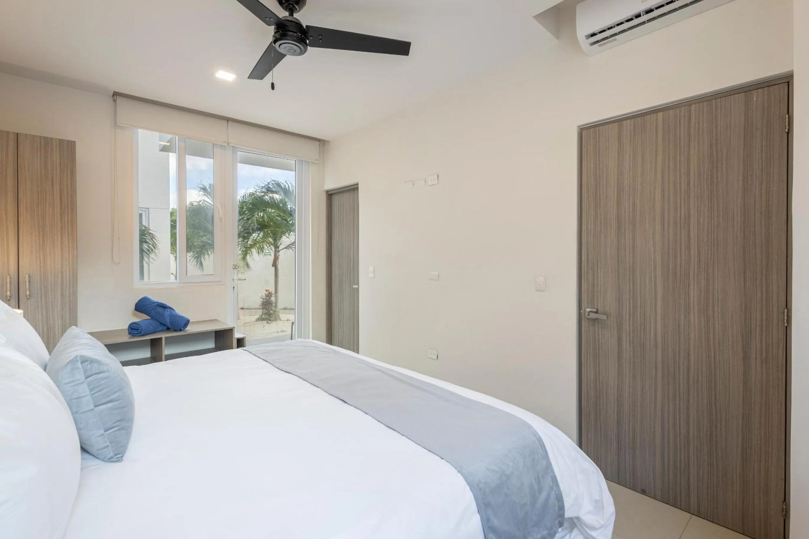 Bed in Azulea Isla Mujeres Hotel