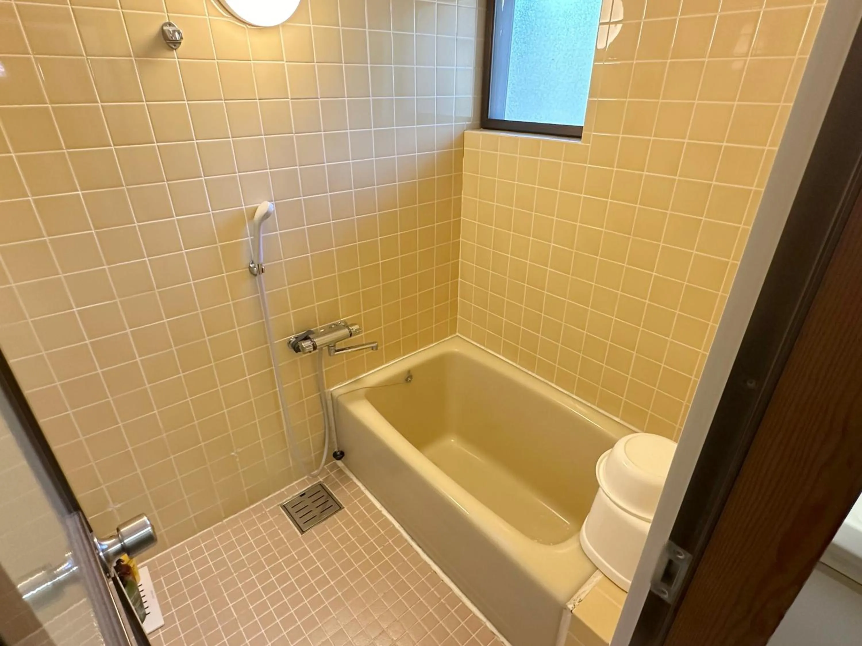 Shower in Nature Cottage Akabeko