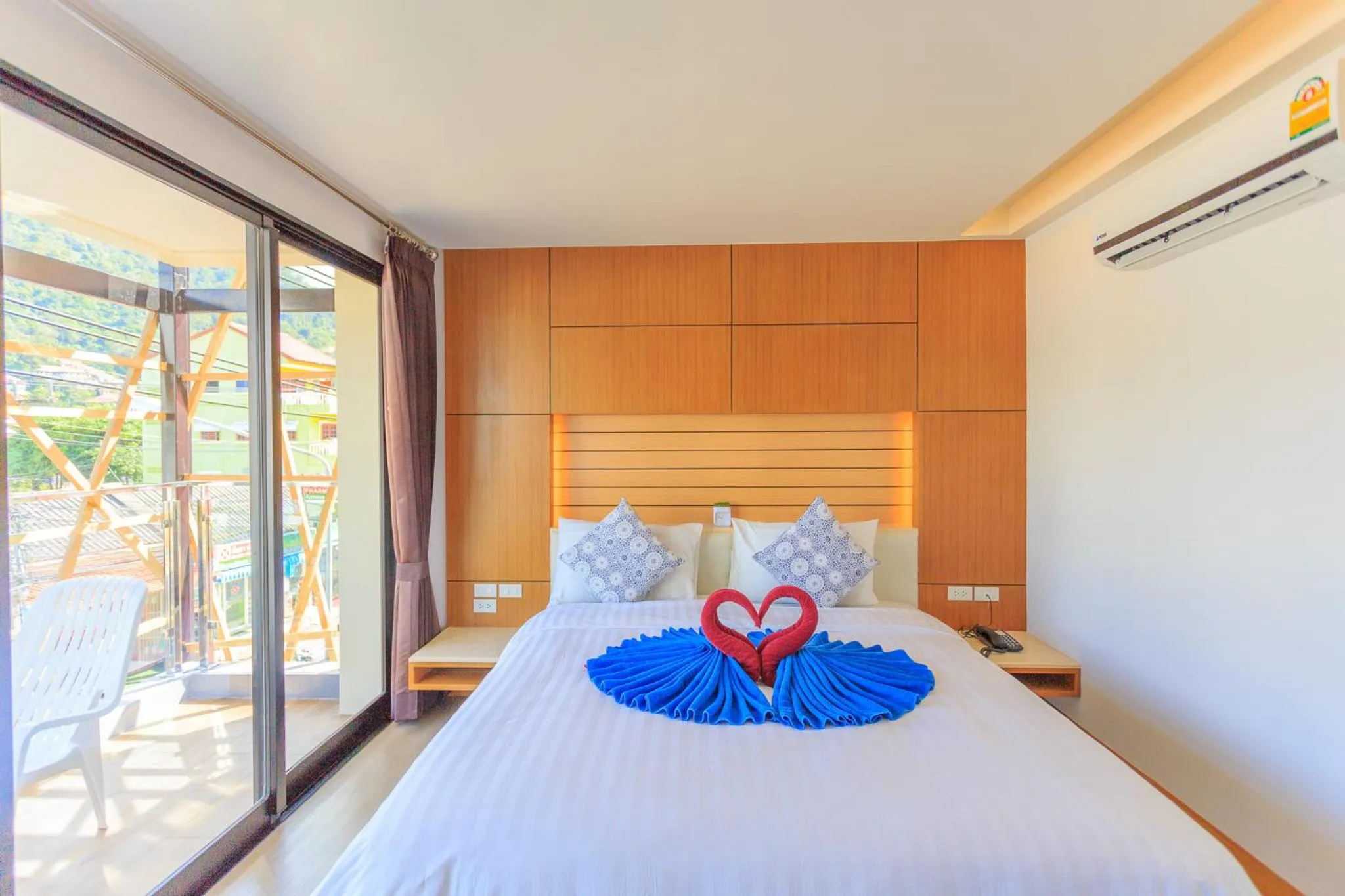 Photo of the whole room, Bed in Room Actually