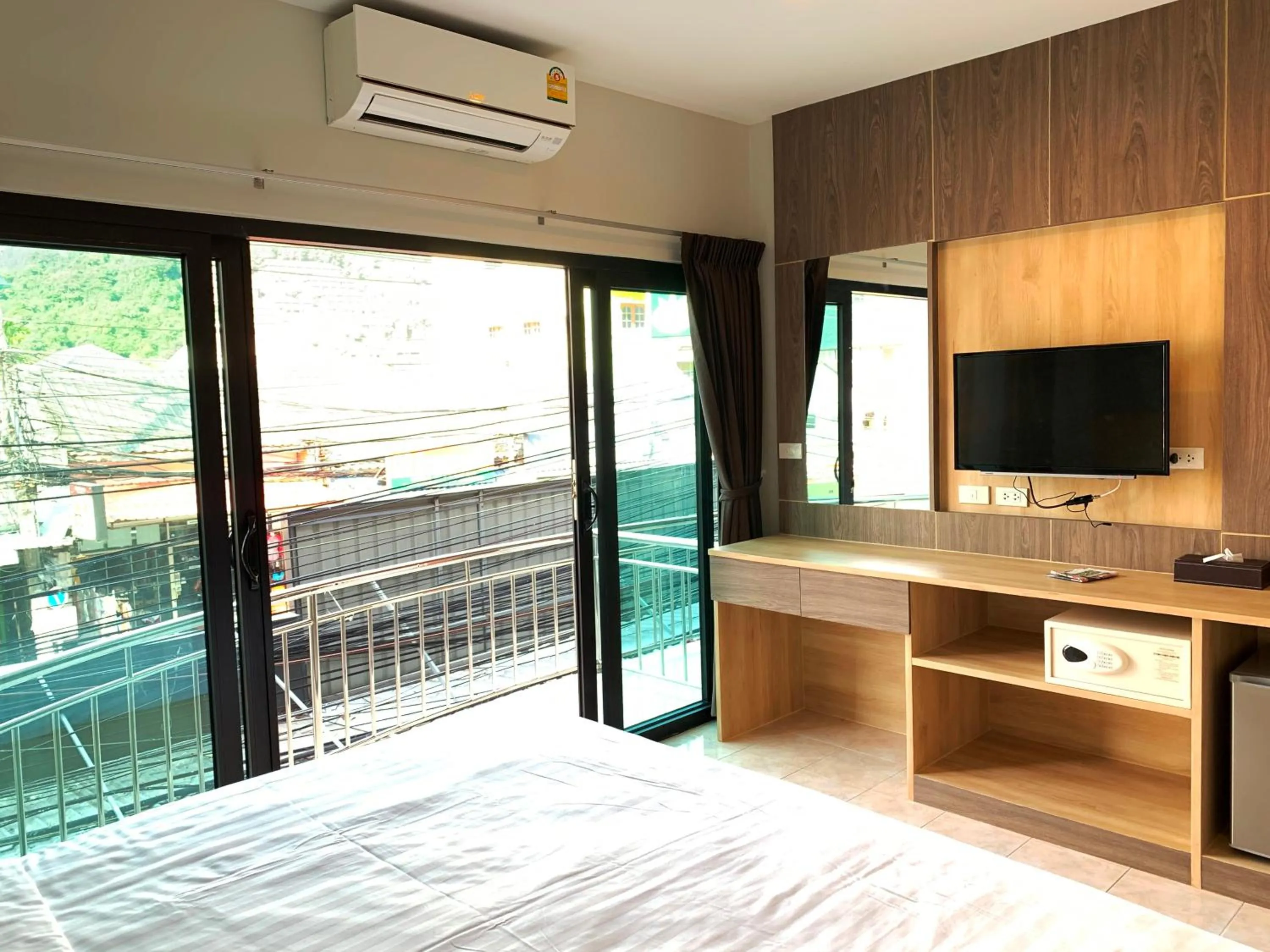 TV and multimedia in Room Actually