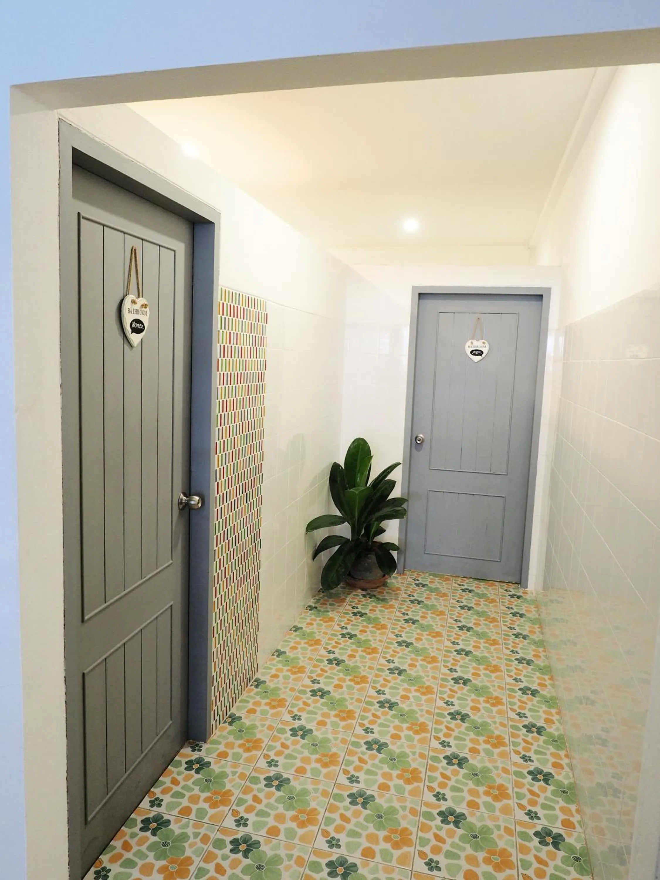 Bathroom in Siri Hotel Phuket