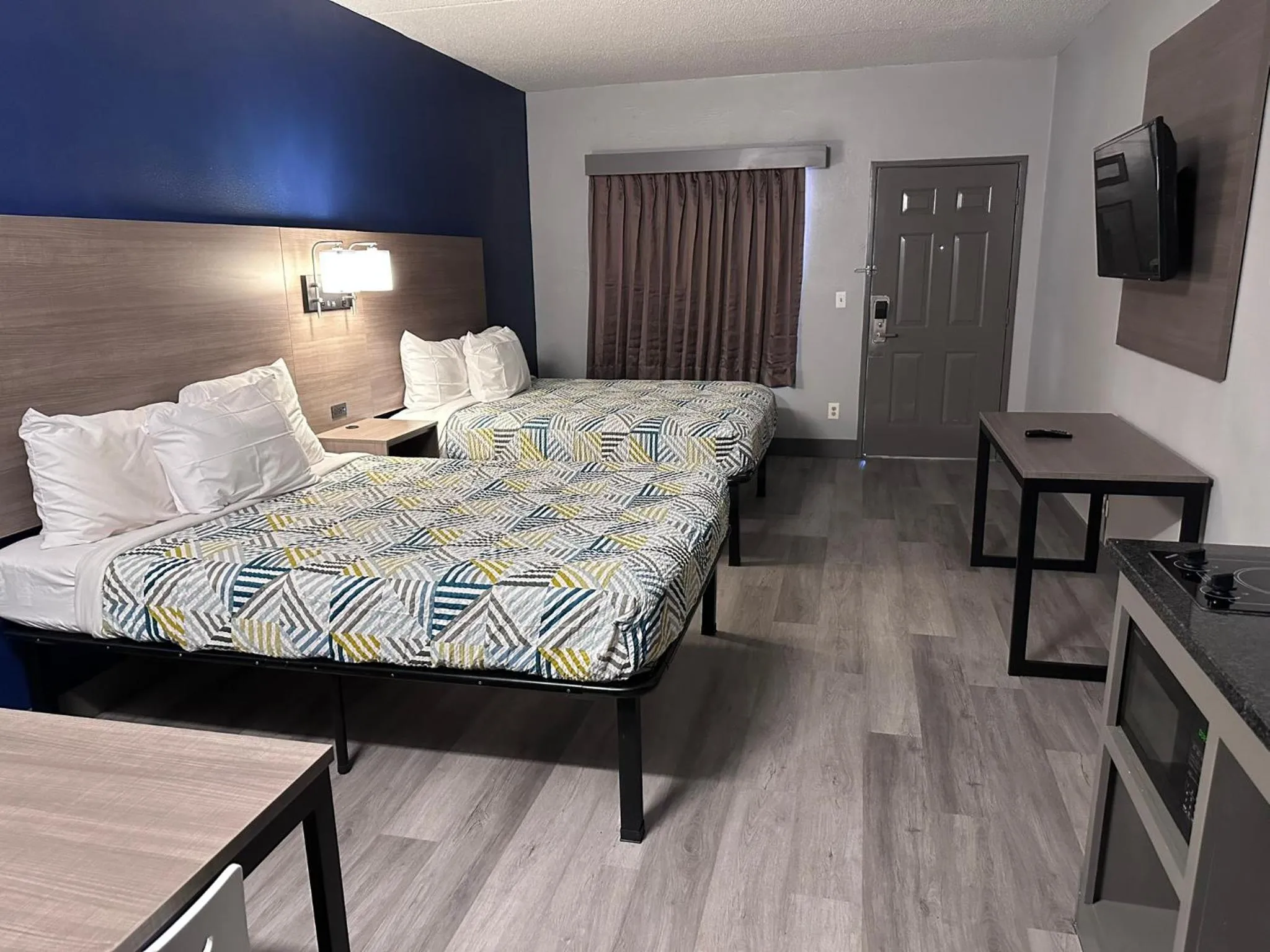 Bed in Studio Suites Extended Stay Chattanooga