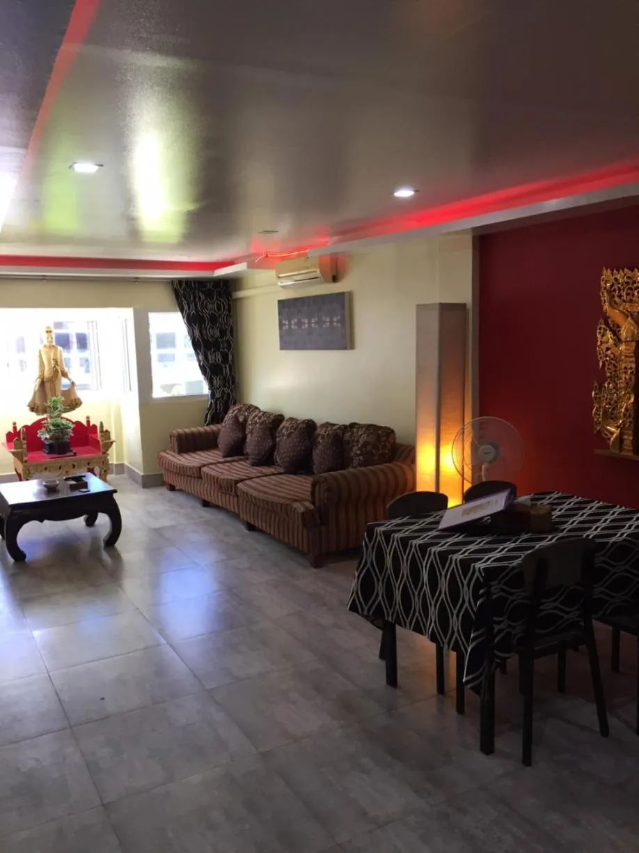 Photo of the whole room in Fong Kaew and Baan Nang Fa Guesthouse