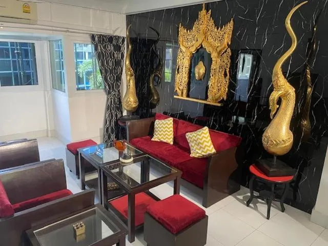 Fong Kaew and Baan Nang Fa Guesthouse