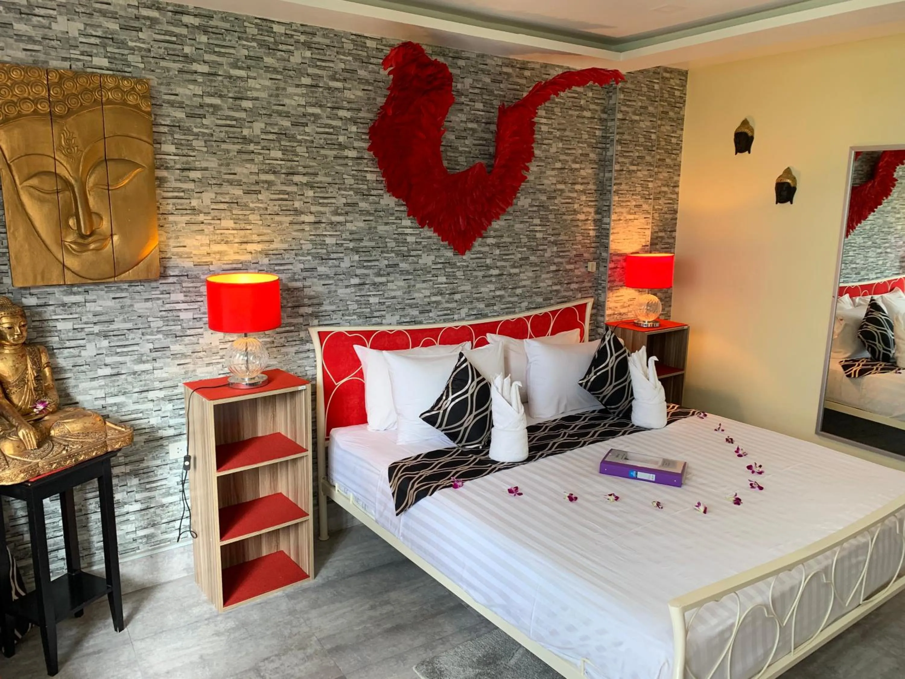 Bed in Fong Kaew and Baan Nang Fa Guesthouse