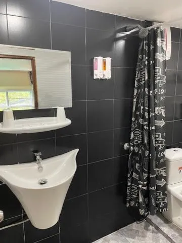 Fong Kaew and Baan Nang Fa Guesthouse