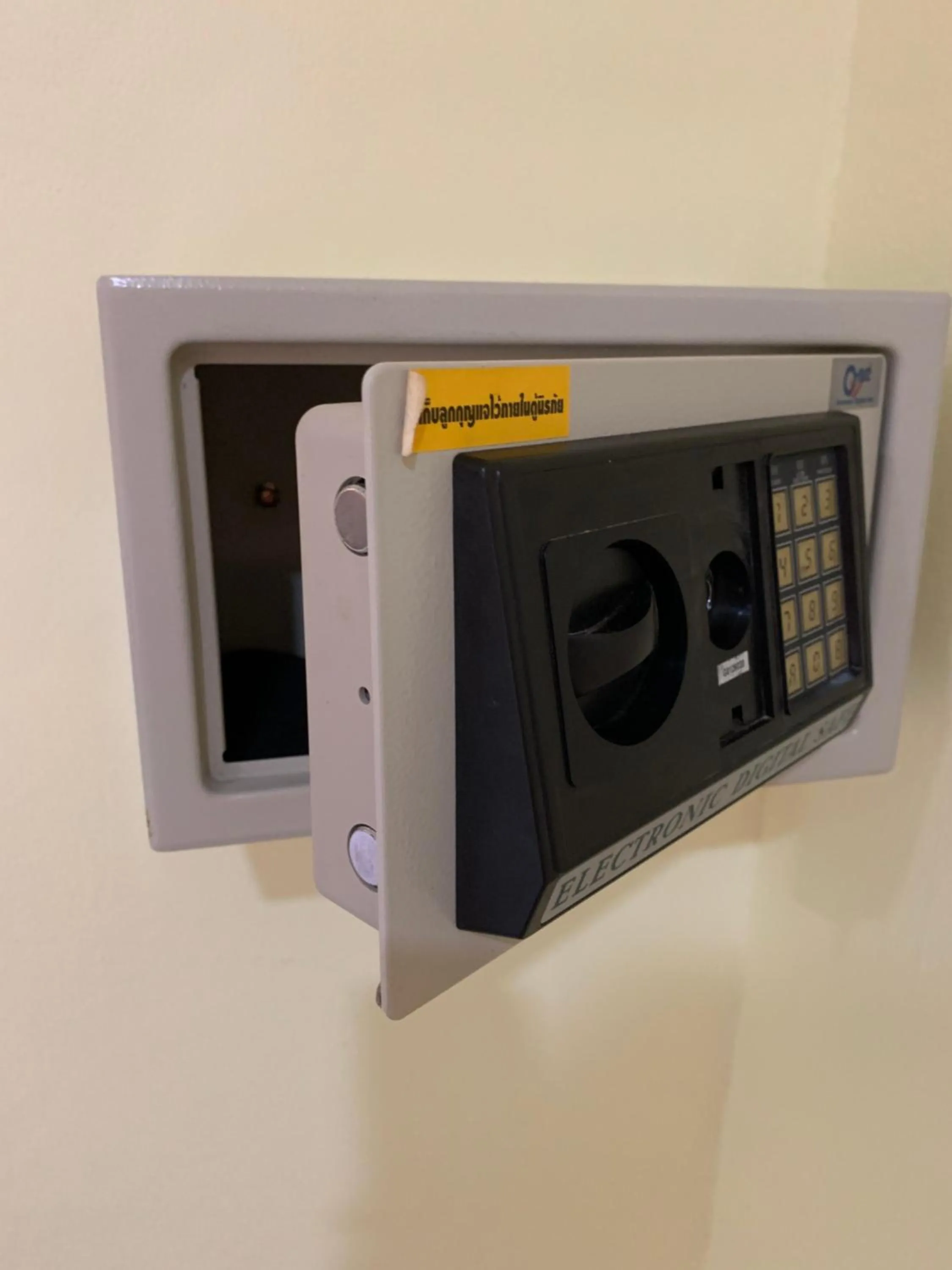 Fong Kaew and Baan Nang Fa Guesthouse