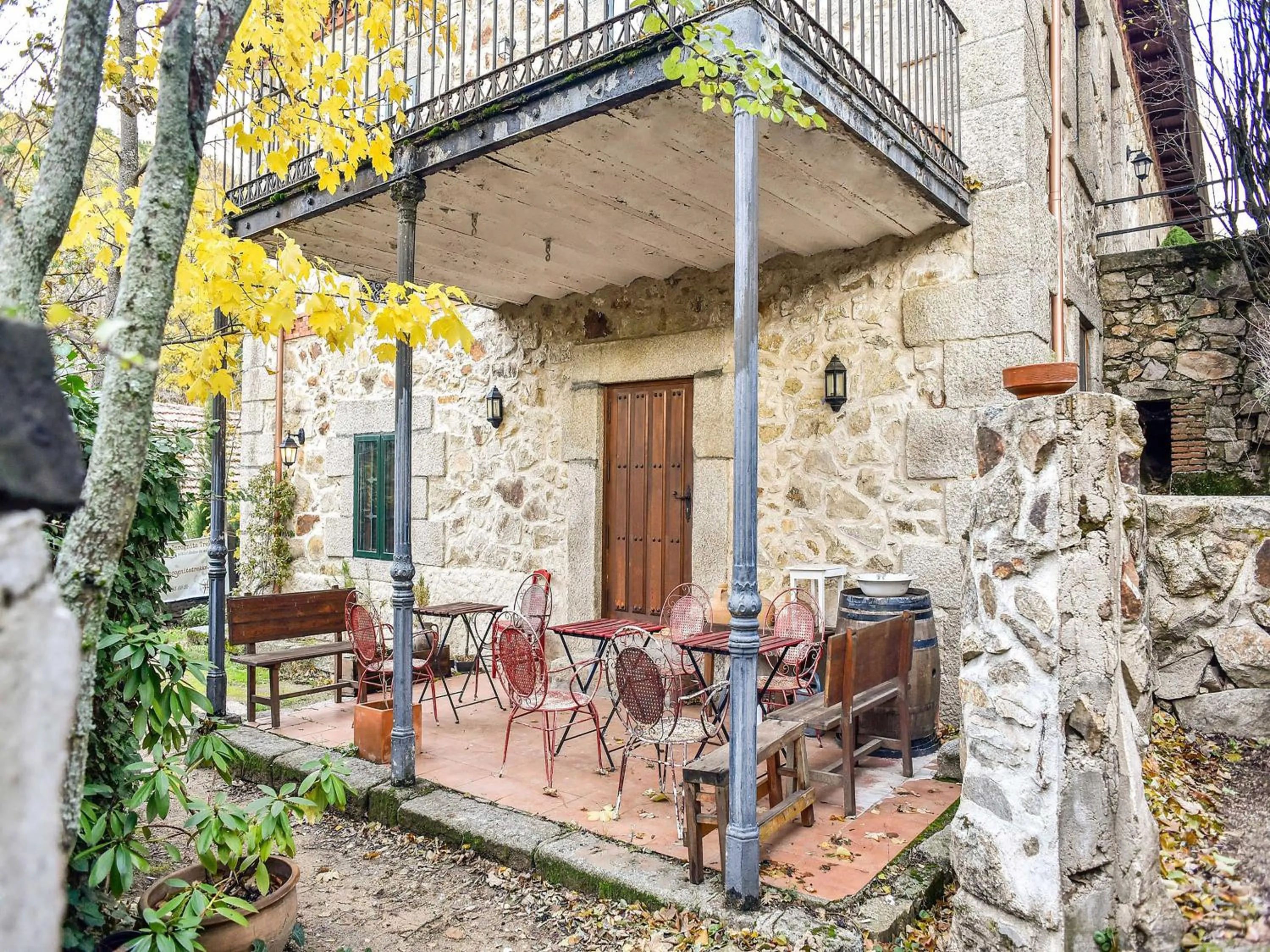 Patio in Posada Peña Pintada by Vivere Stays