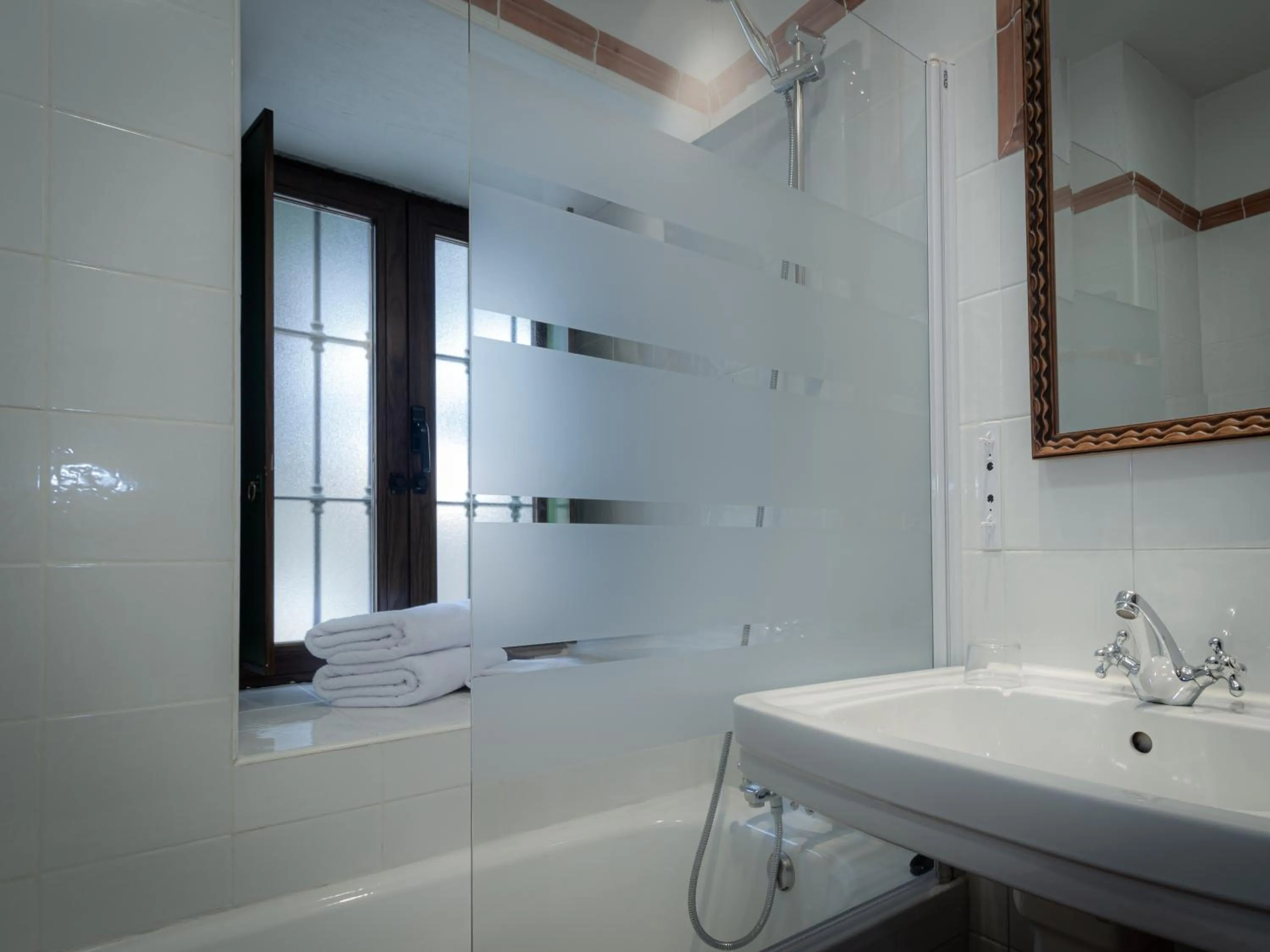 Bathroom in Posada Peña Pintada by Vivere Stays