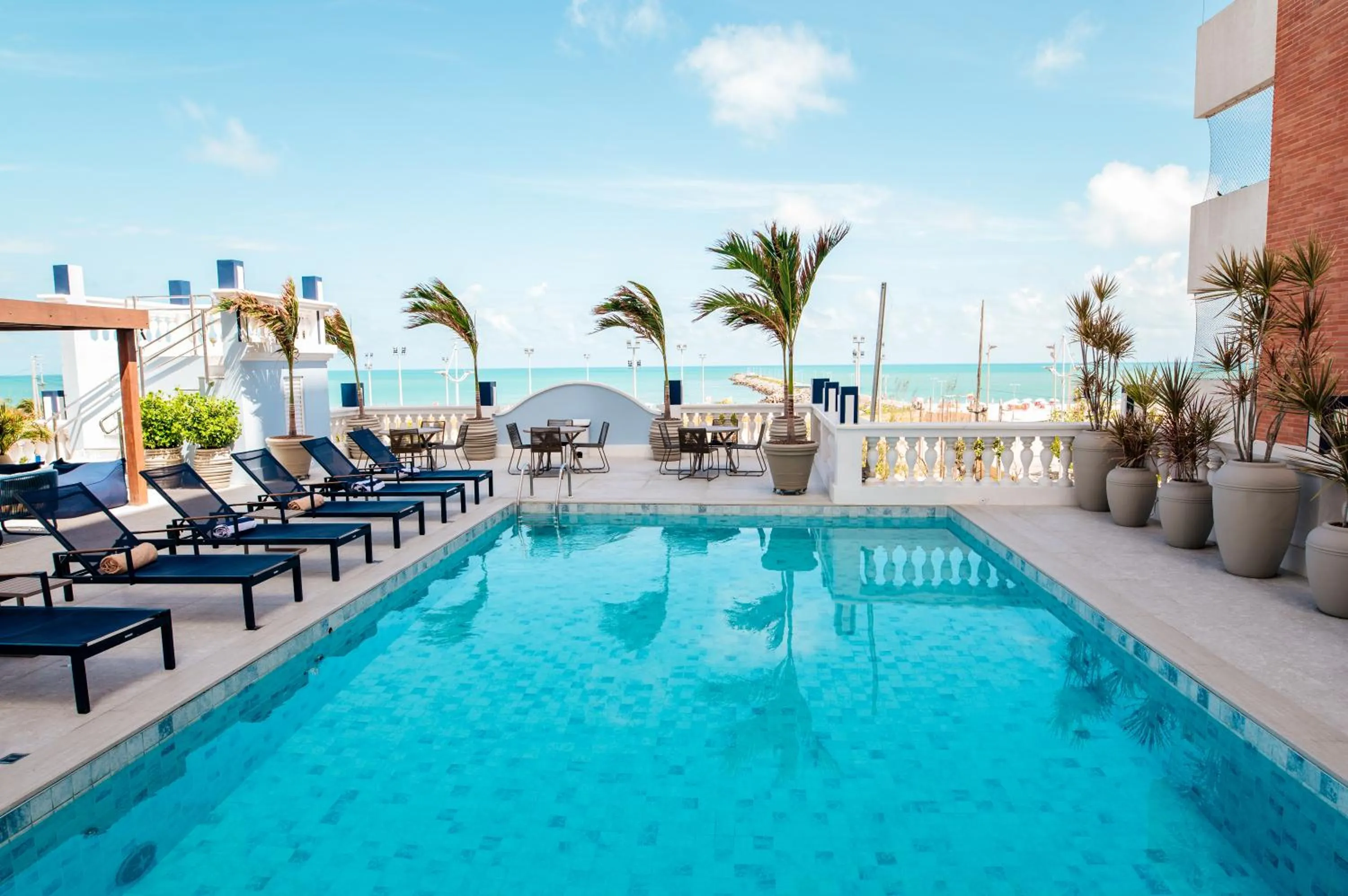 Pool view in Hotel Sonata de Iracema