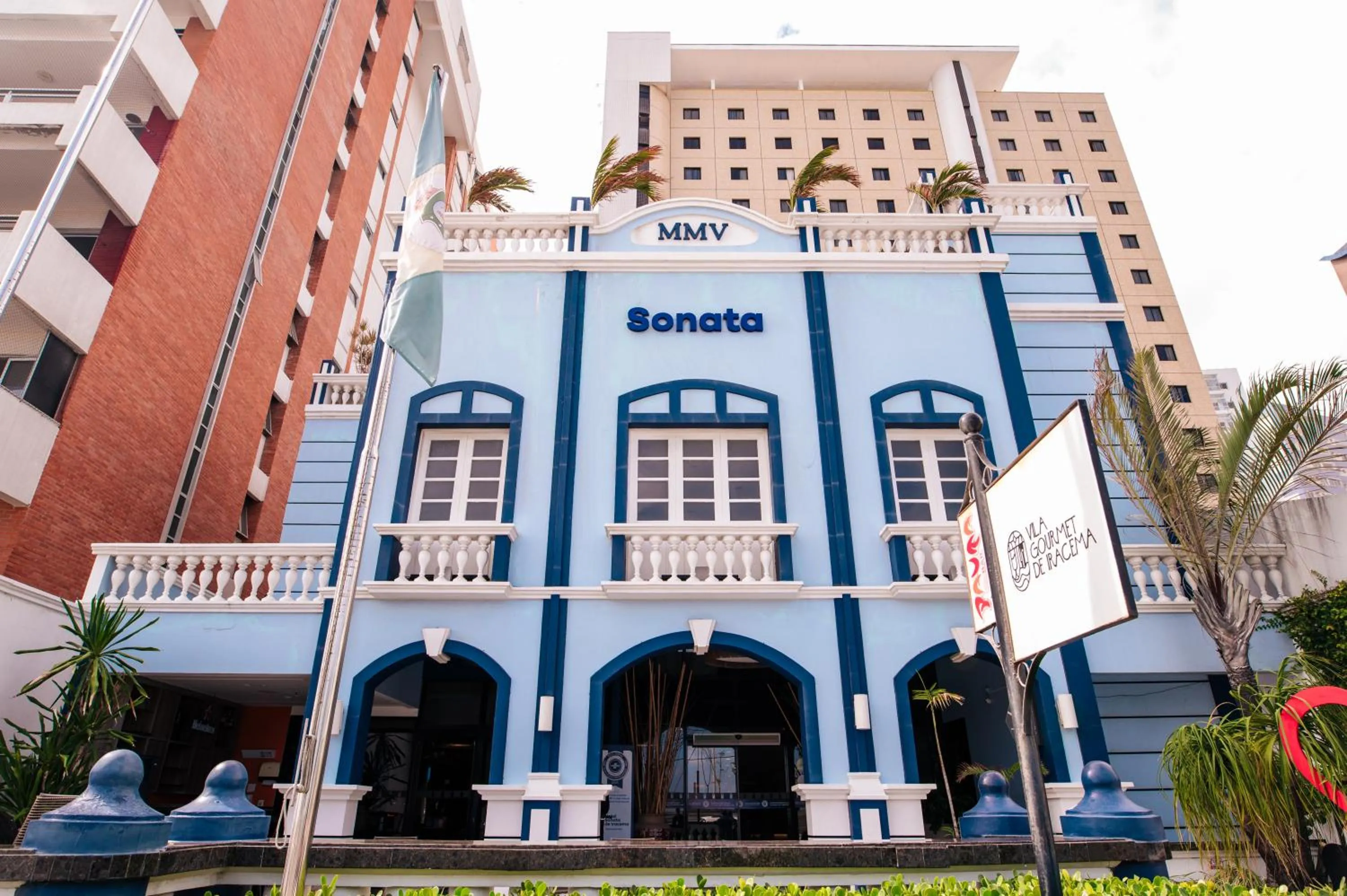 Property building in Hotel Sonata de Iracema