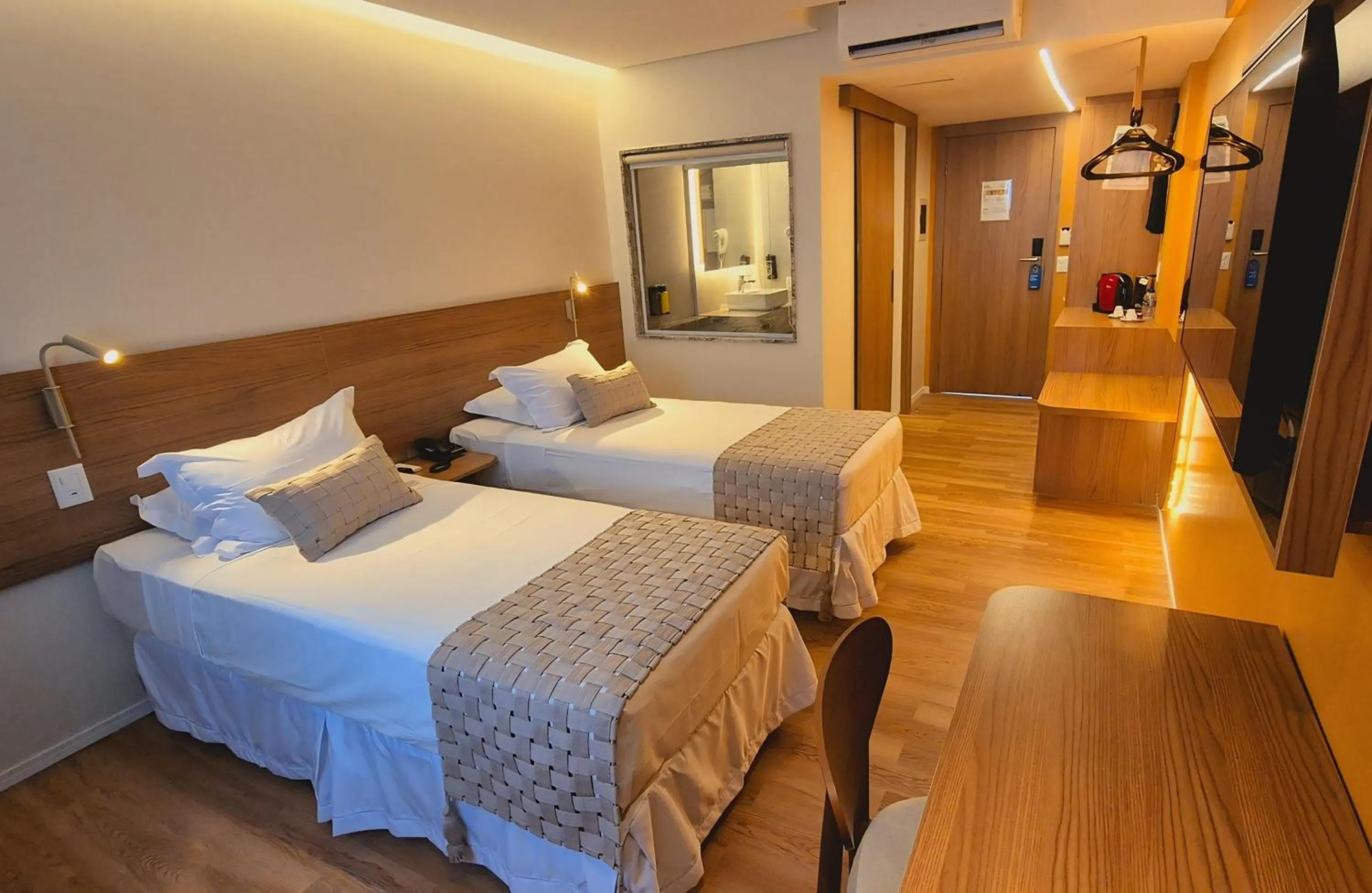 Photo of the whole room, Bed in Hotel Sonata de Iracema