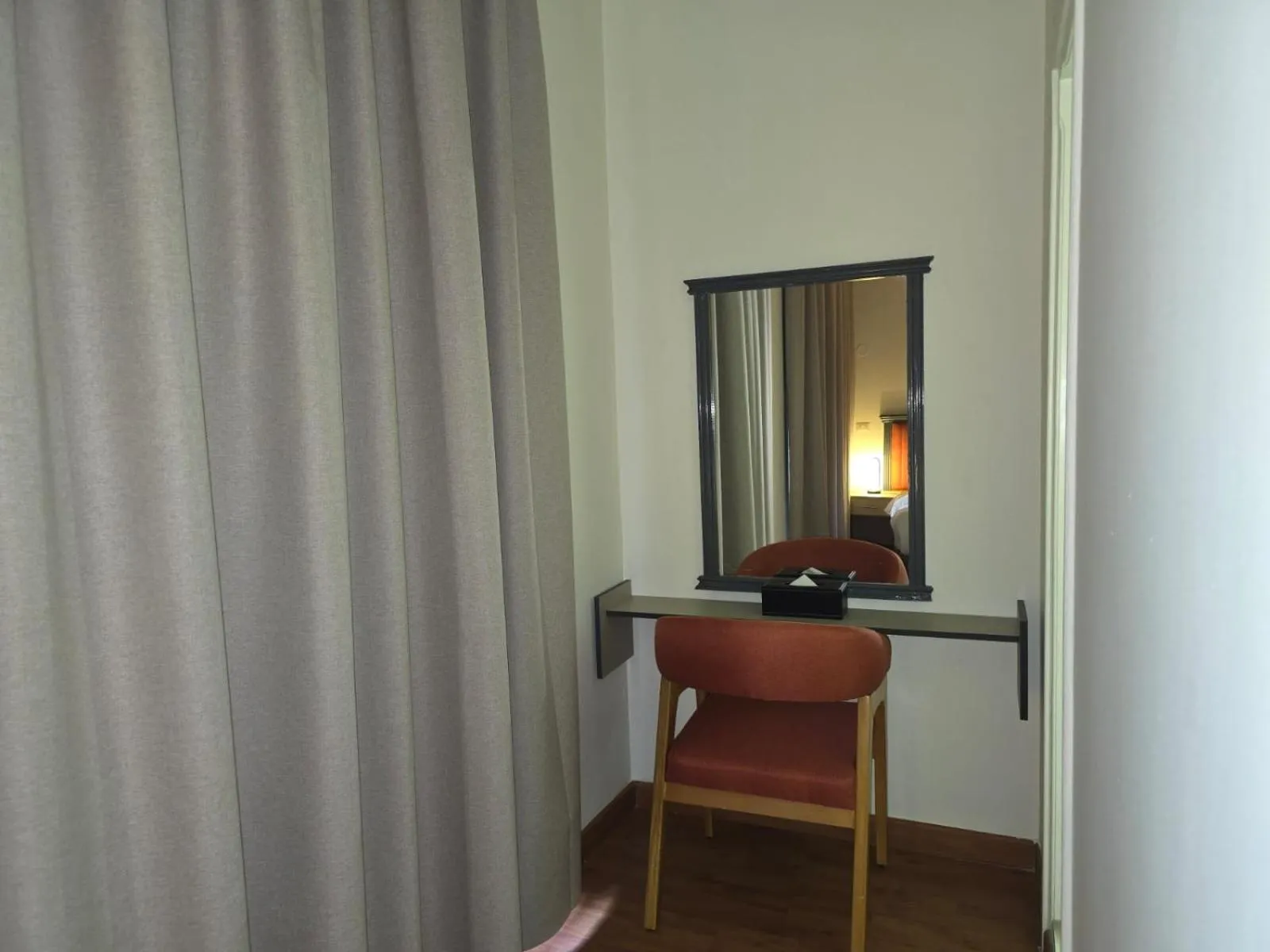 hair dresser in Manara Riva Suites