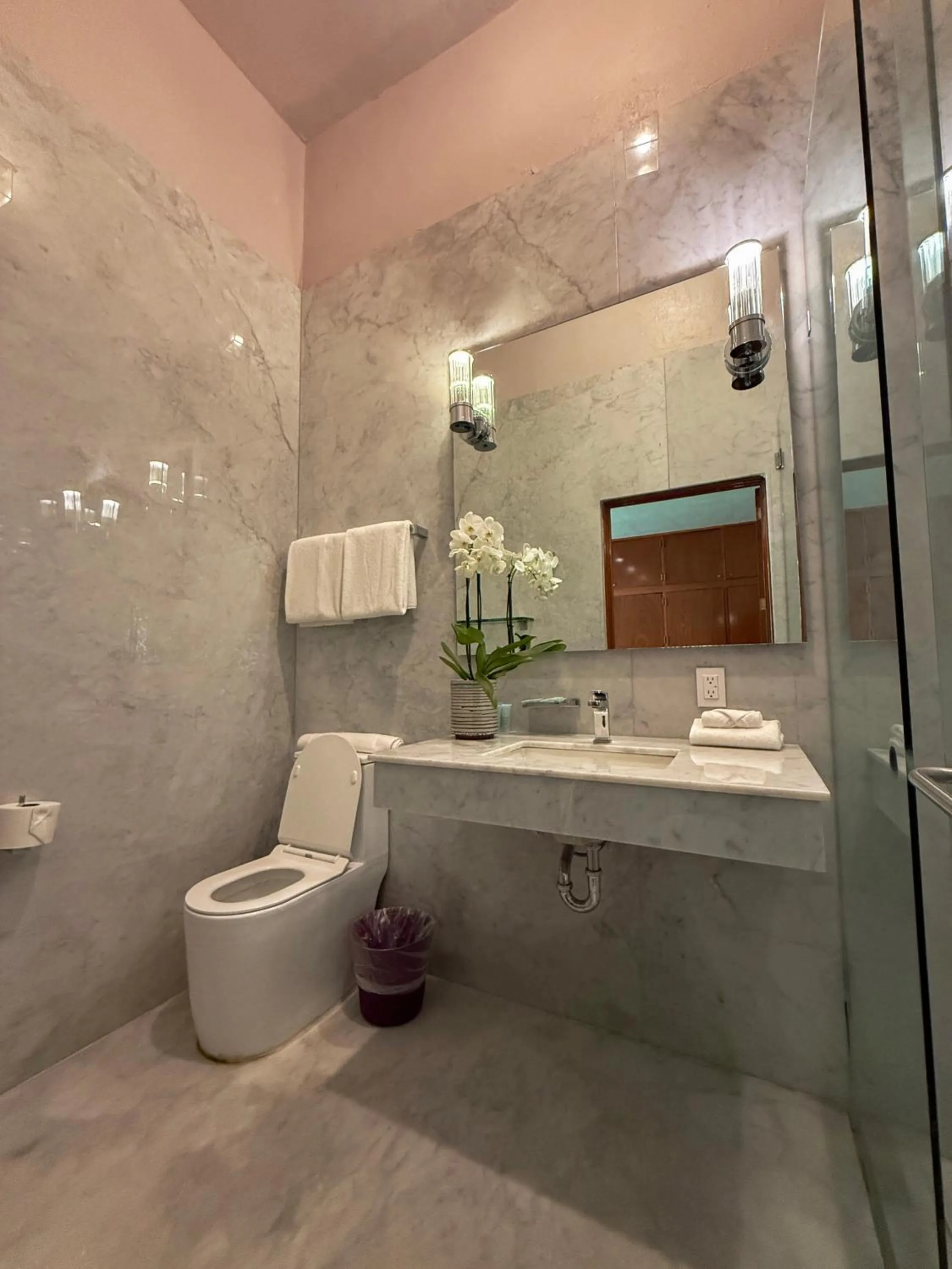 Bathroom in Parque Juan Diego