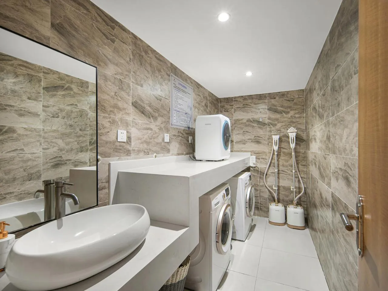 laundry in Guangzhou Baiyun Airport Renhe Cornet International Chain Hotel