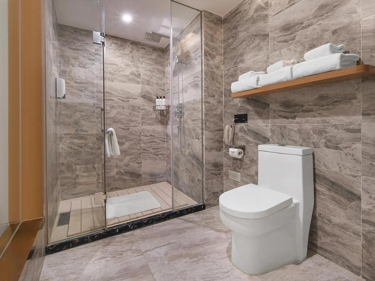 Shower in Guangzhou Baiyun Airport Renhe Cornet International Chain Hotel