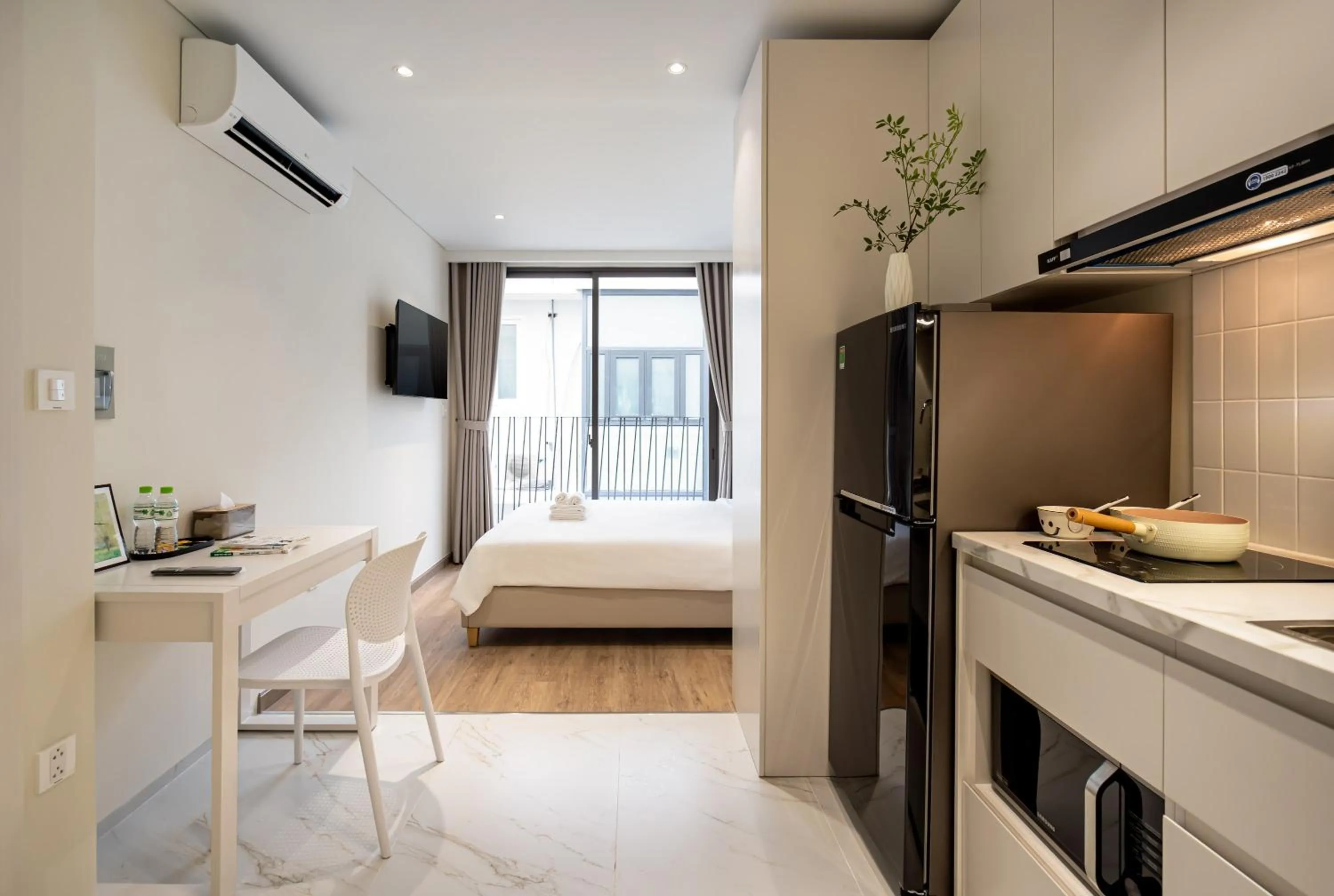 Photo of the whole room, Bed in The Royal Vista - Phu My Hung