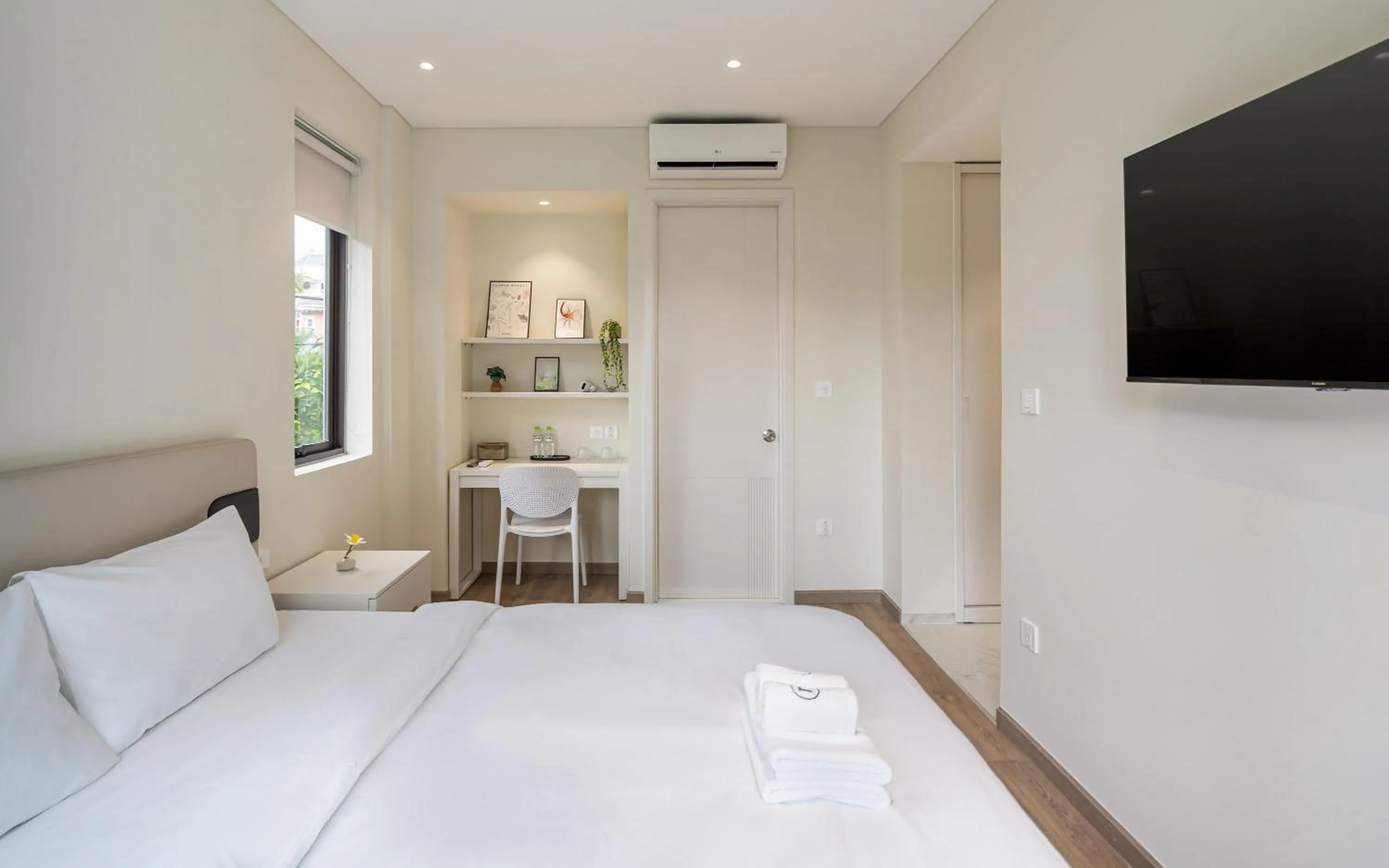 Photo of the whole room, Bed in The Royal Vista - Phu My Hung